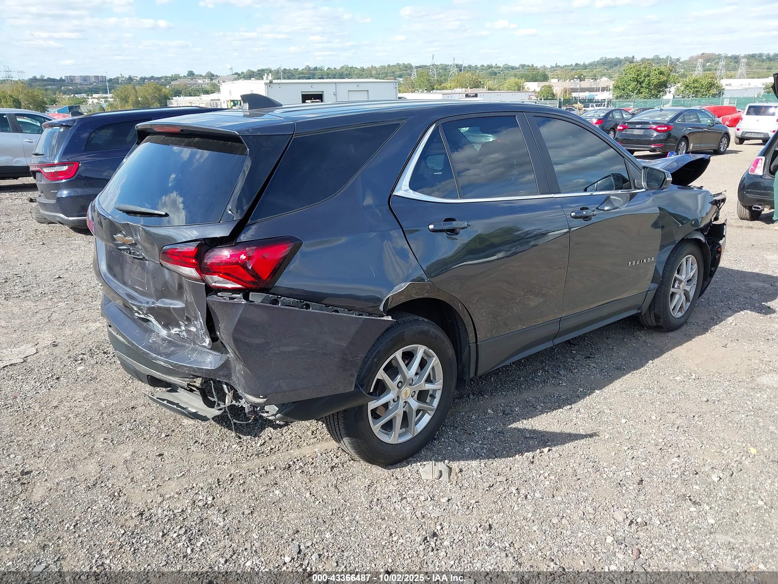 CHEVROLET EQUINOX image 4