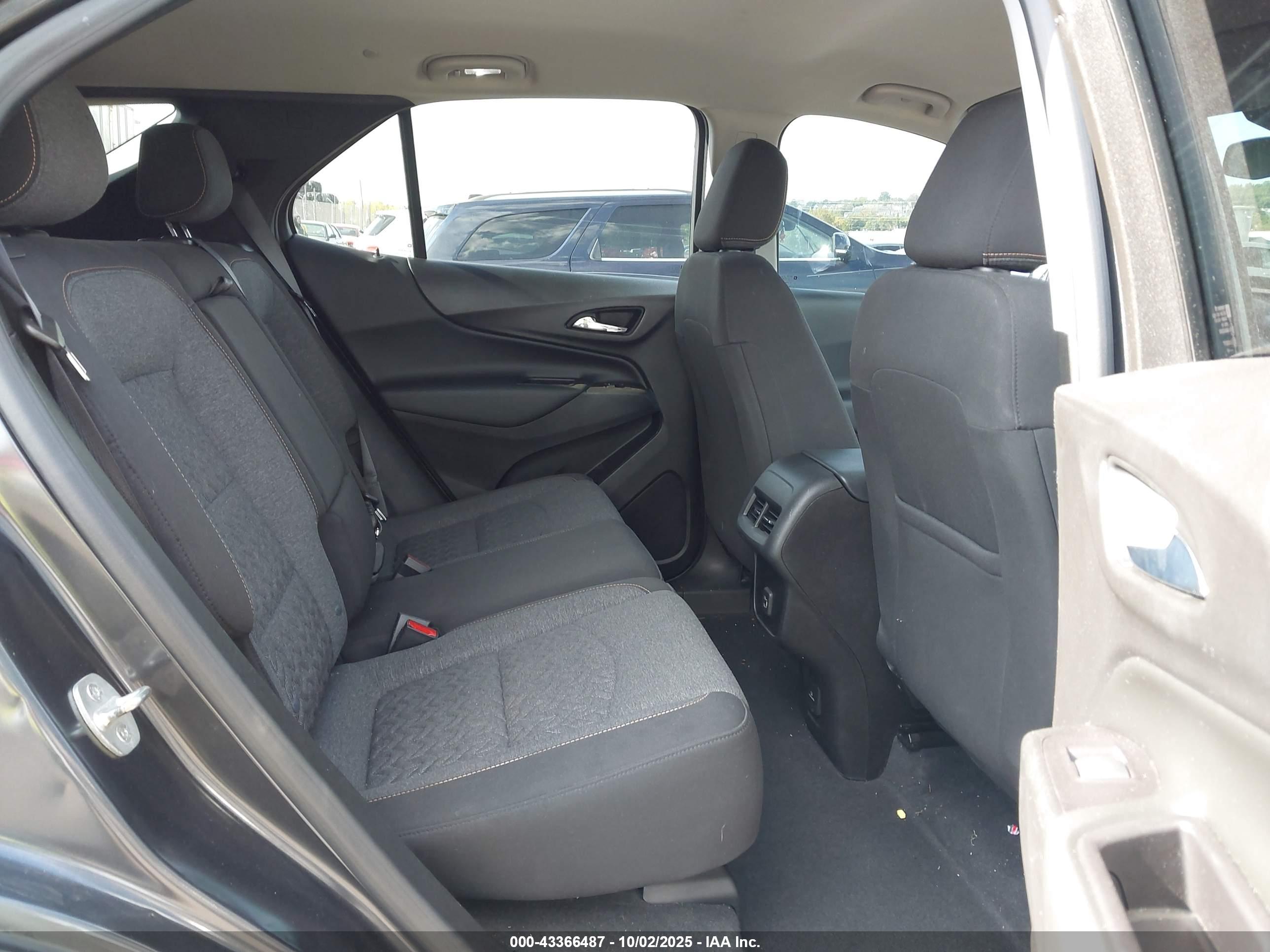 CHEVROLET EQUINOX image 8