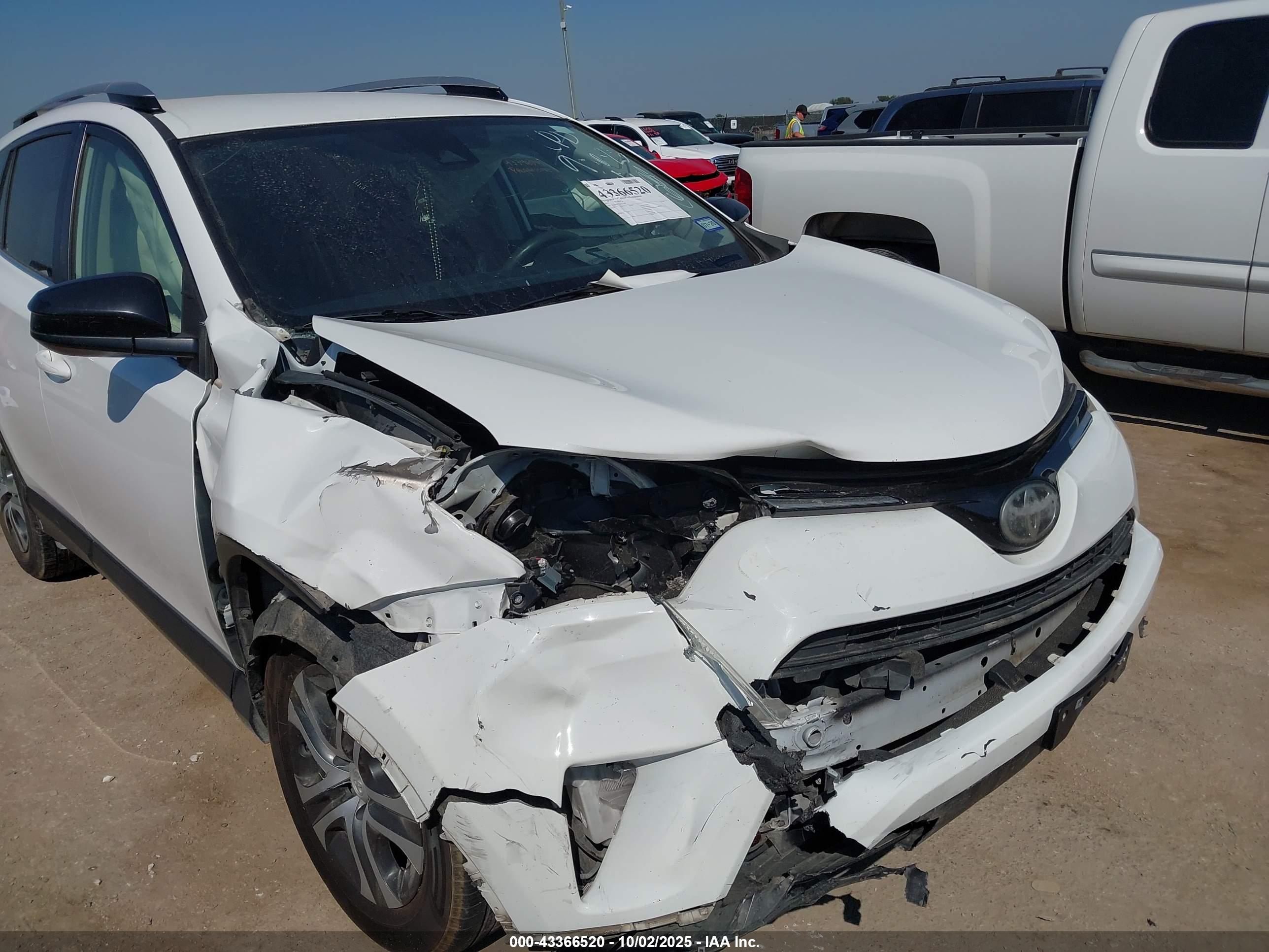 TOYOTA RAV4 image 6