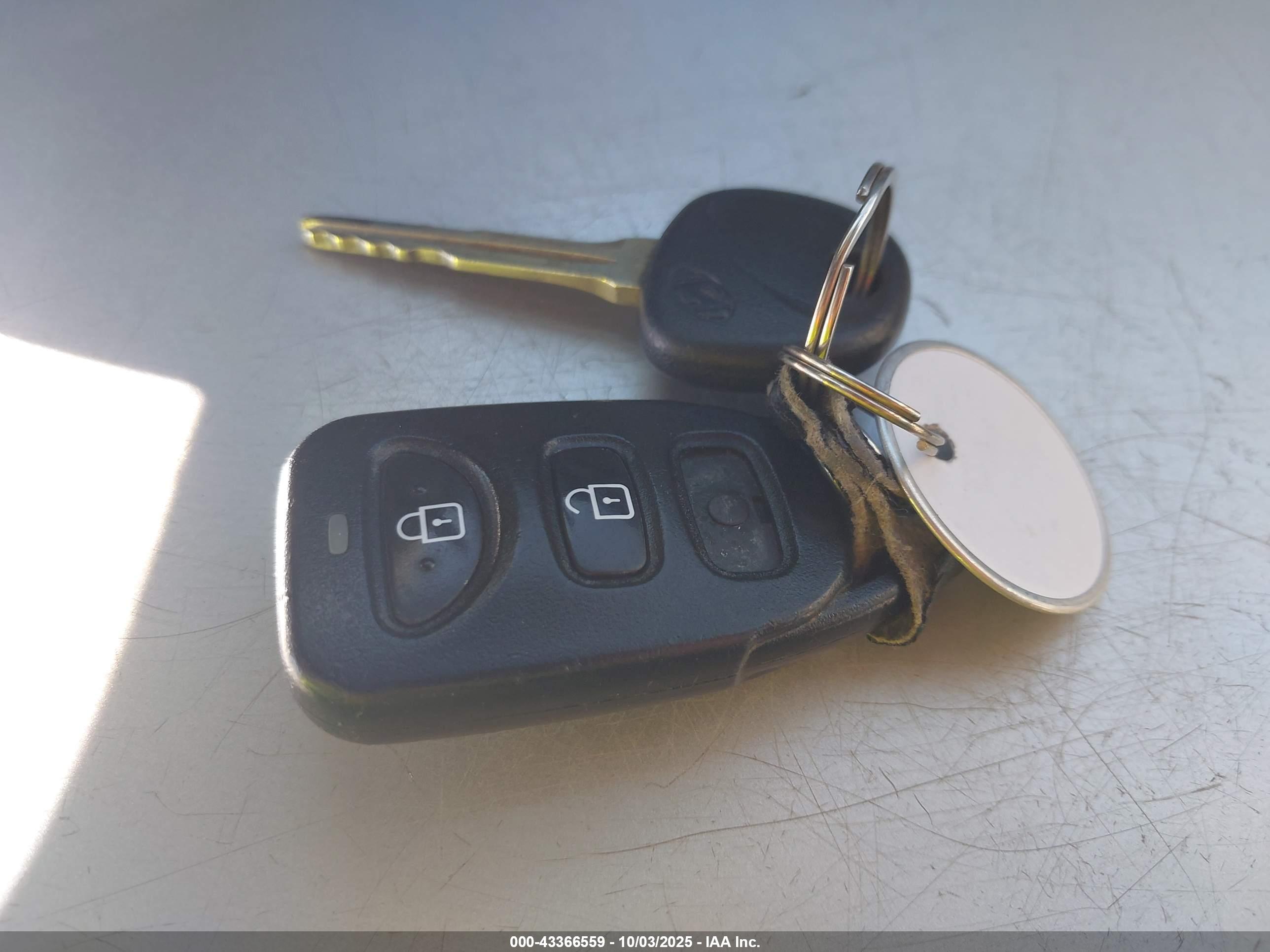 HYUNDAI ELANTRA image 11