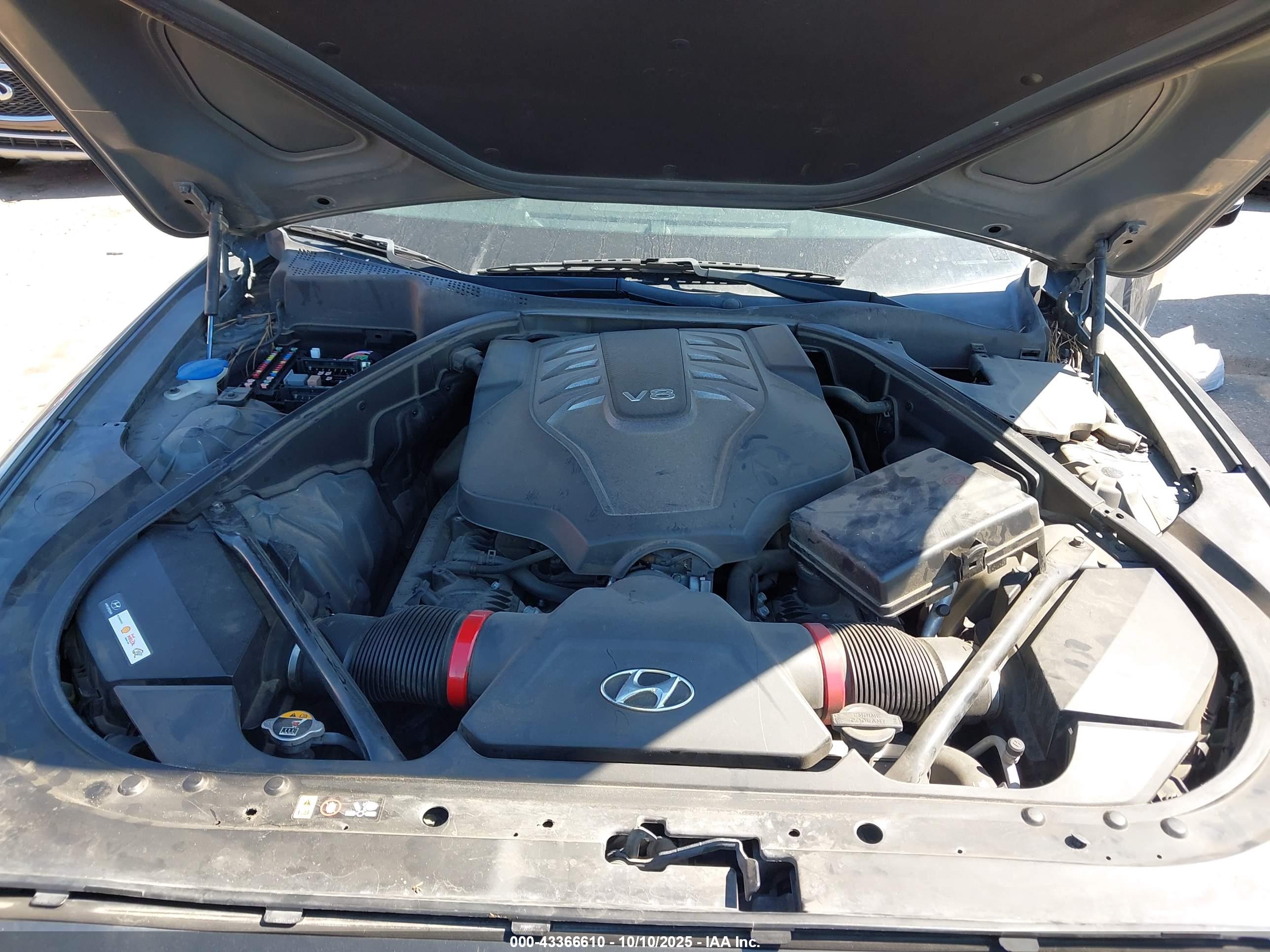 HYUNDAI GENESIS image 10