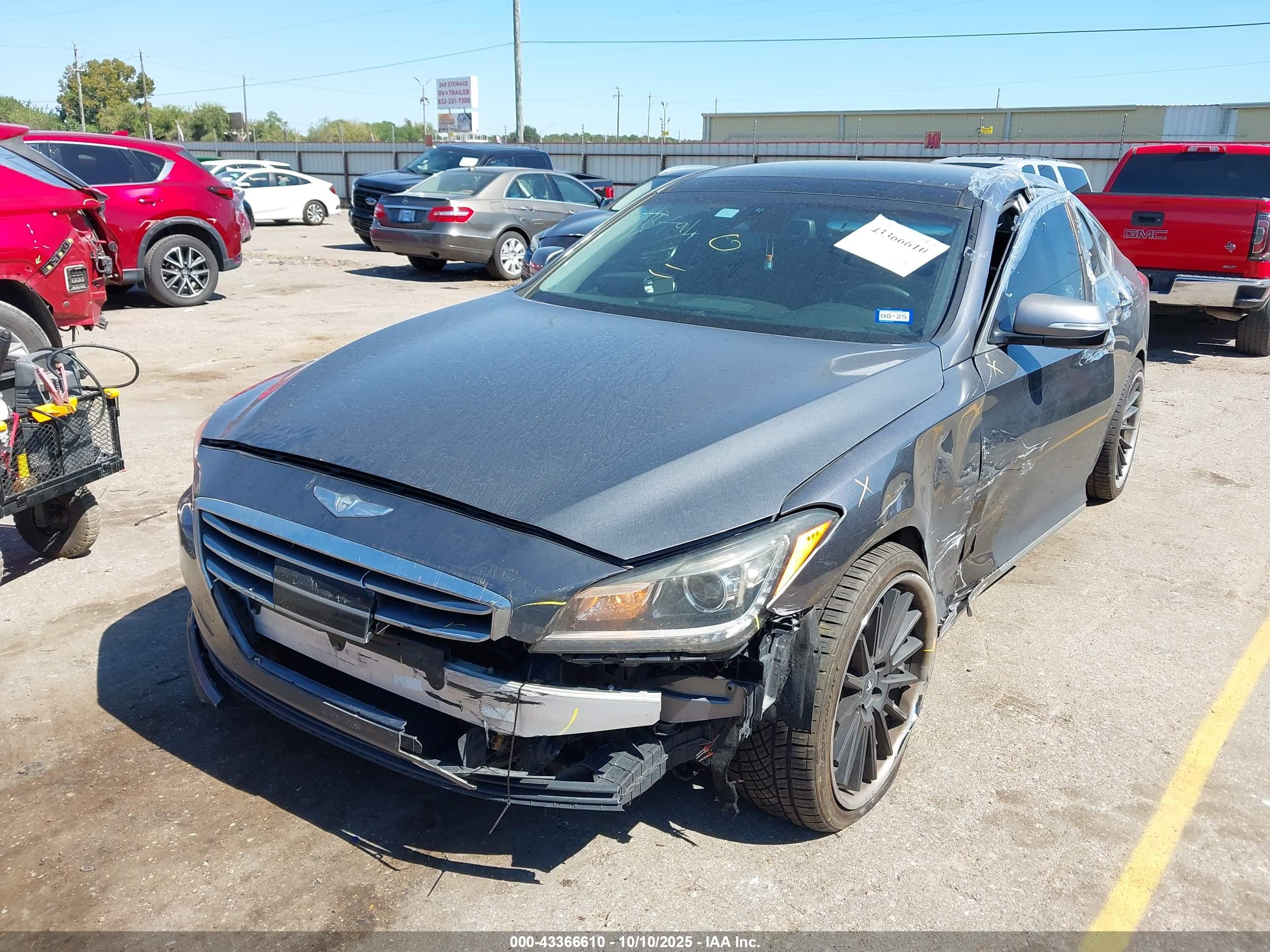 HYUNDAI GENESIS image 2