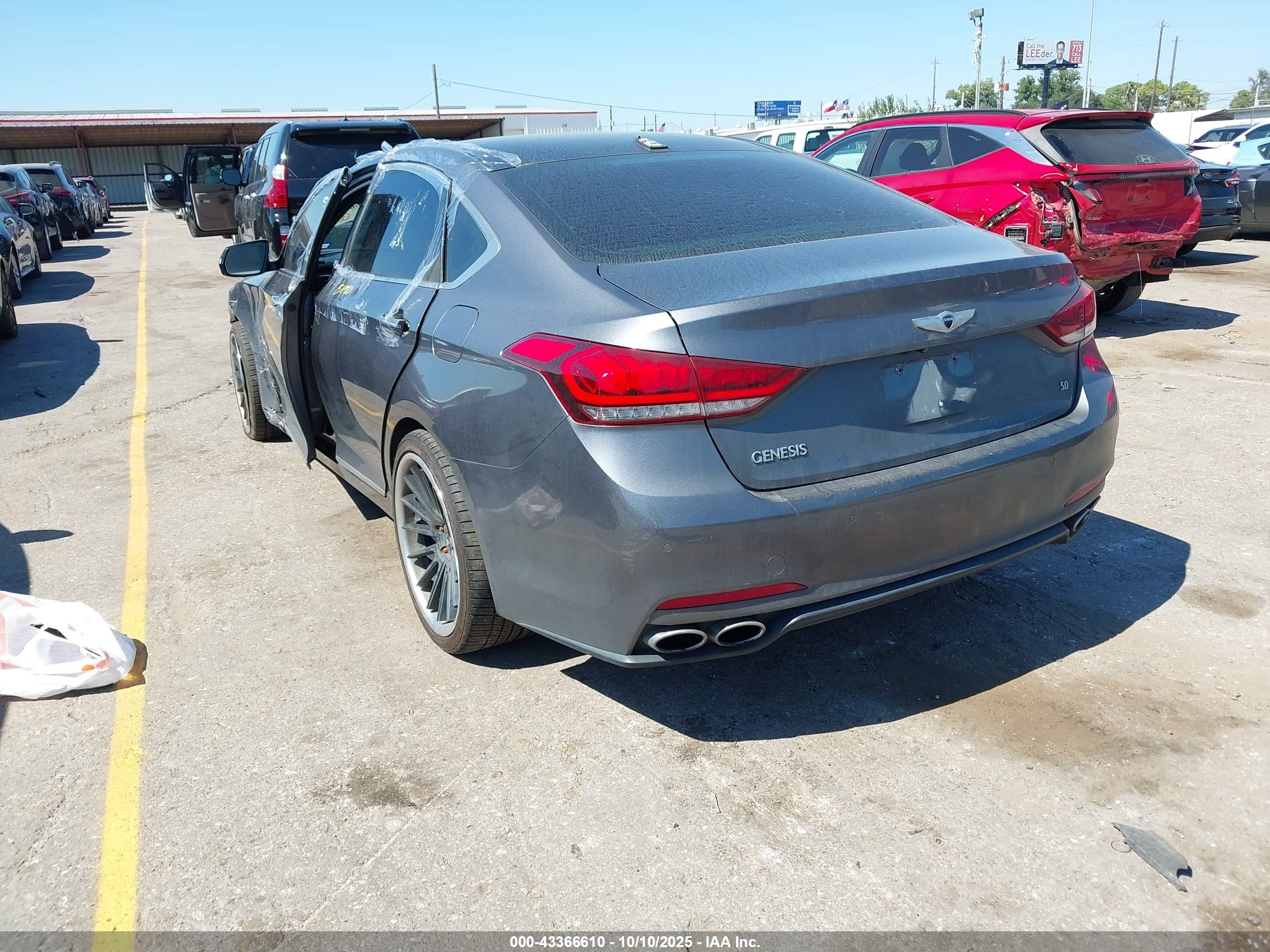 HYUNDAI GENESIS image 3