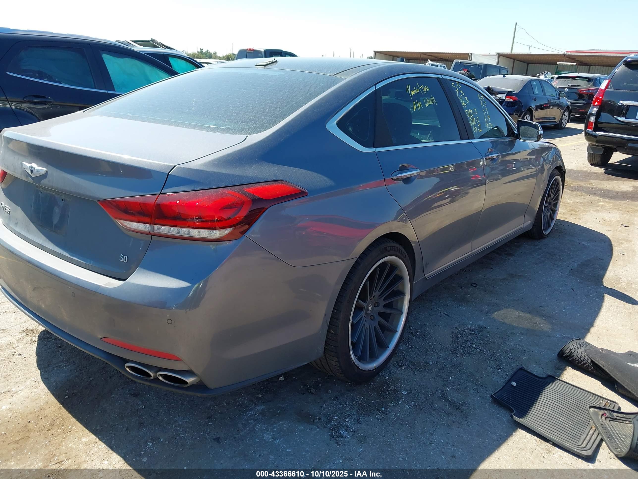 HYUNDAI GENESIS image 4