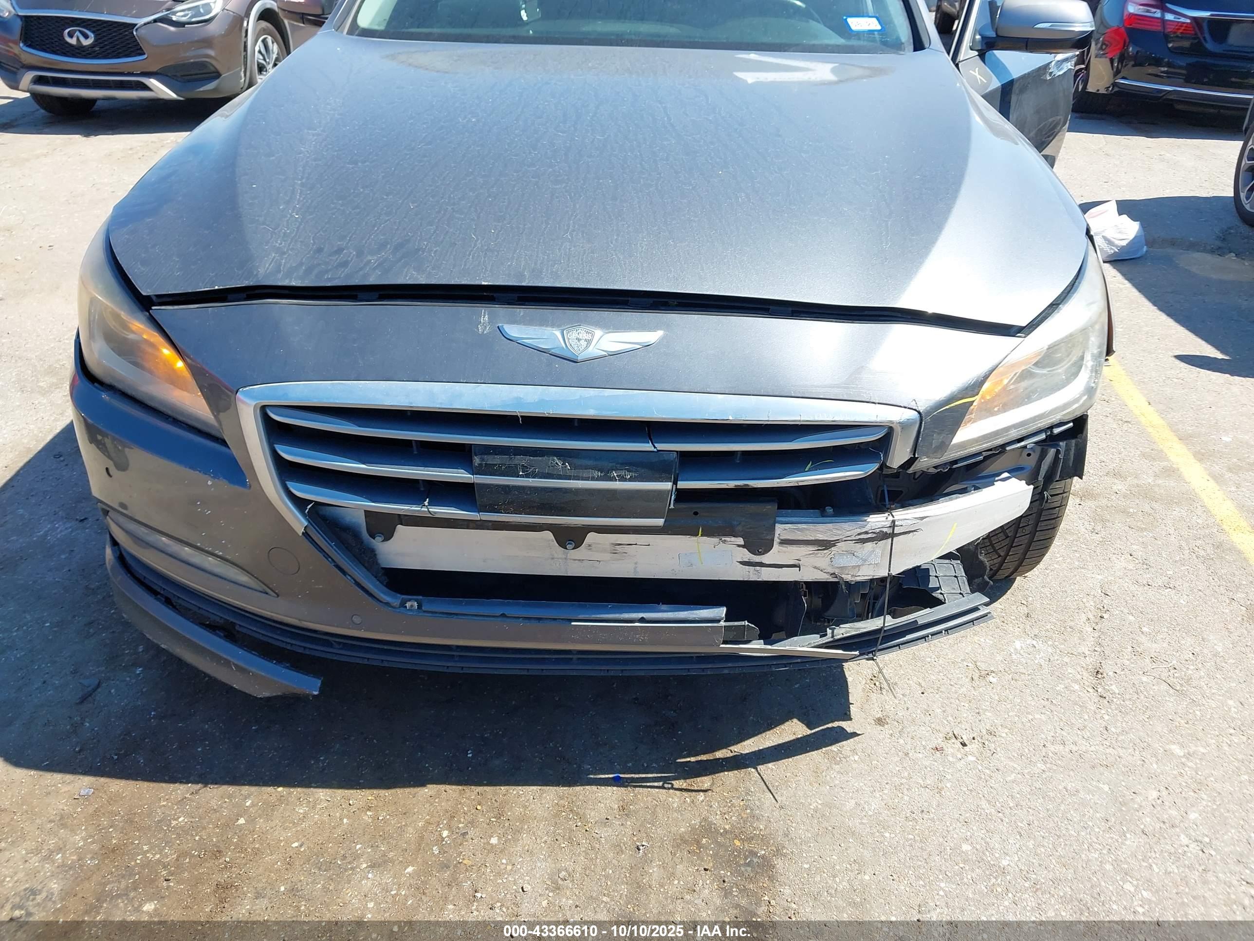 HYUNDAI GENESIS image 6