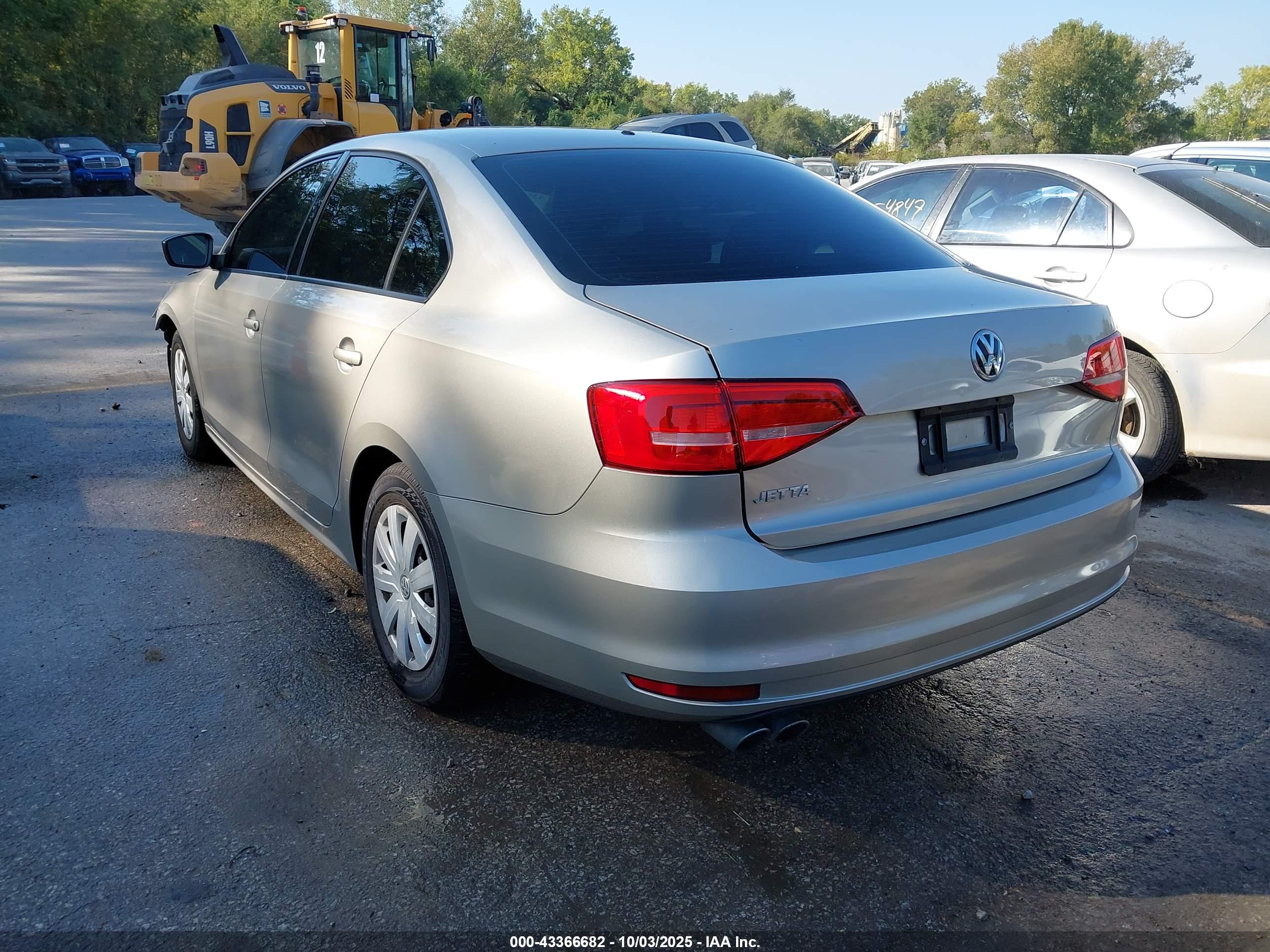 VOLKSWAGEN JETTA image 3