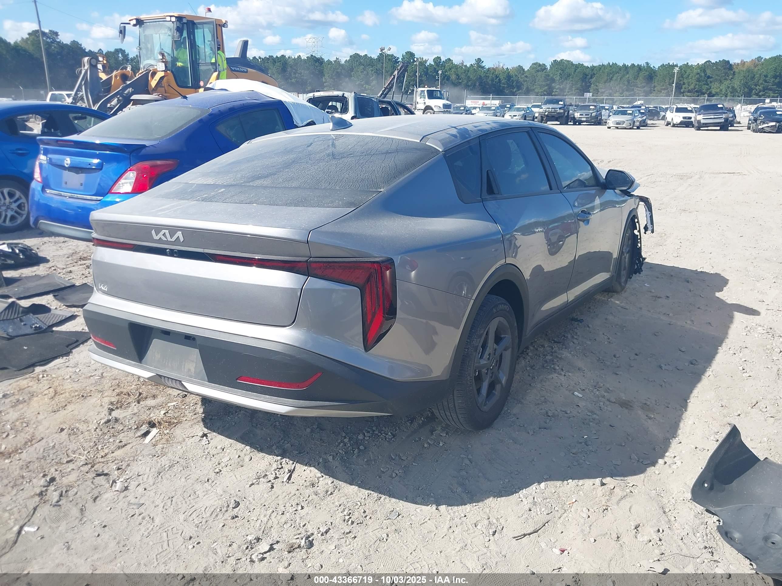 KIA K4 image 4