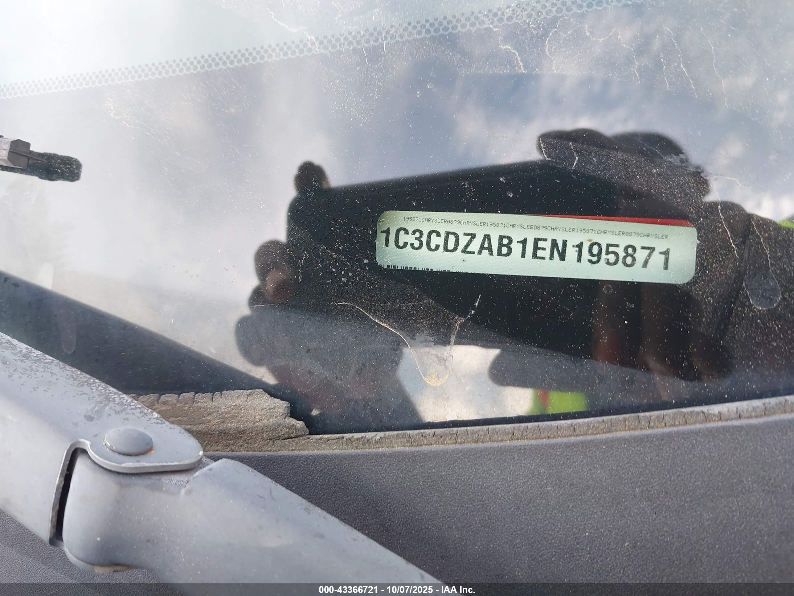 DODGE AVENGER image 9