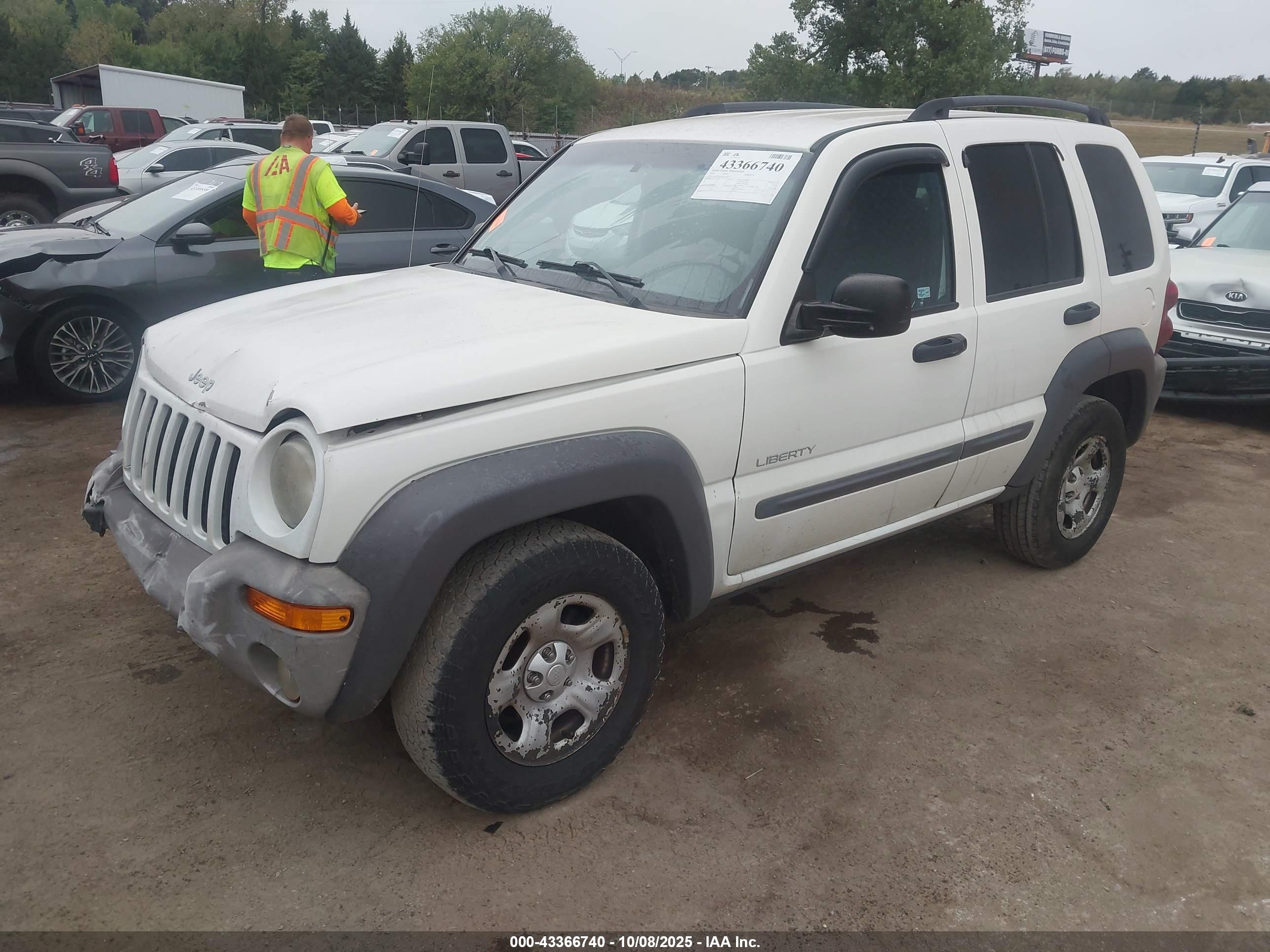 JEEP LIBERTY image 2