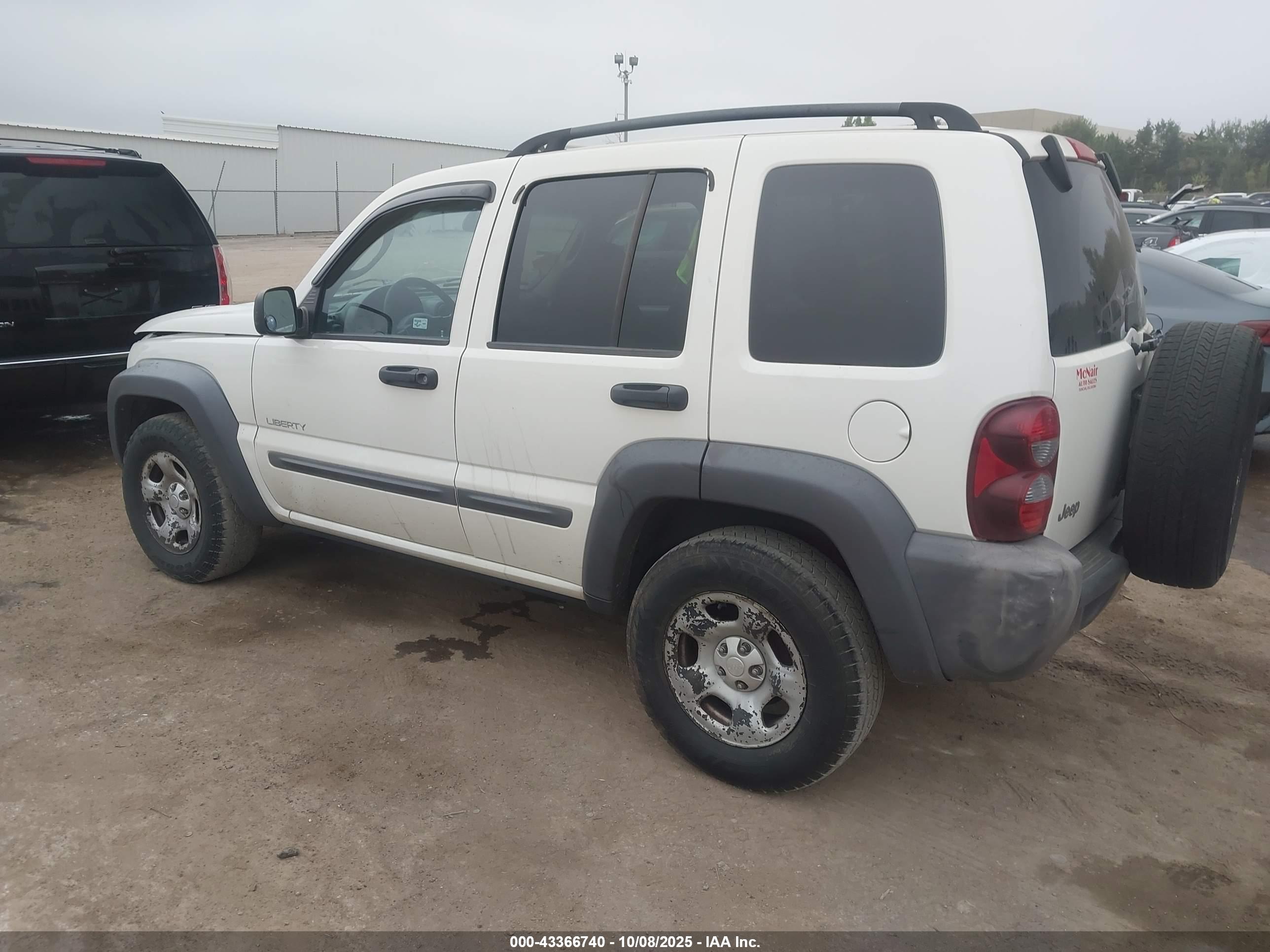JEEP LIBERTY image 3
