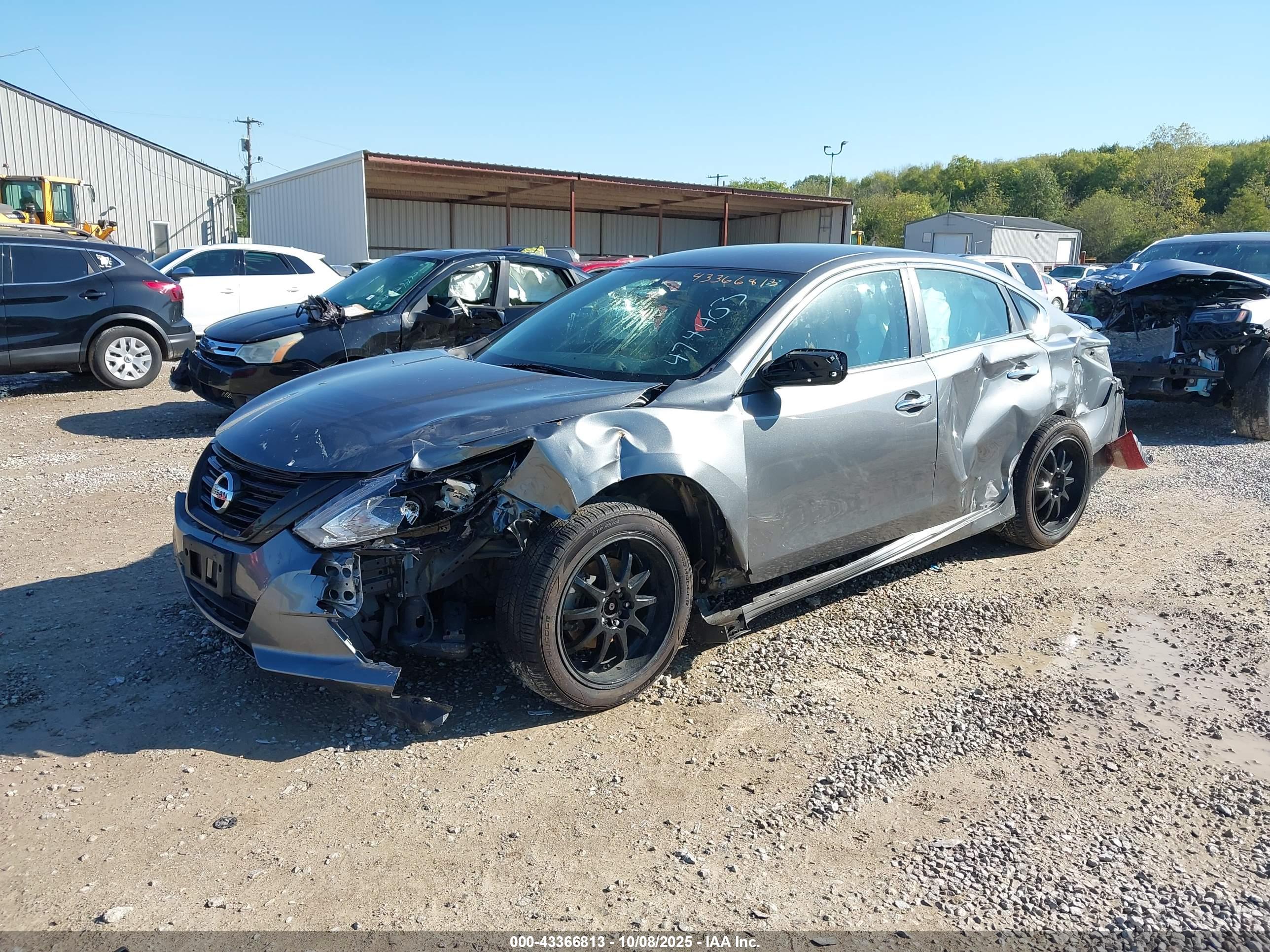 NISSAN ALTIMA image 2