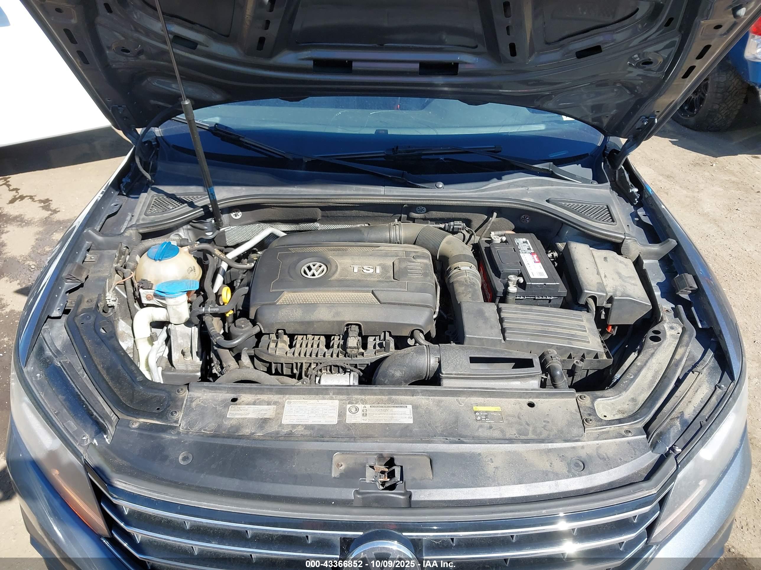 VOLKSWAGEN PASSAT image 10
