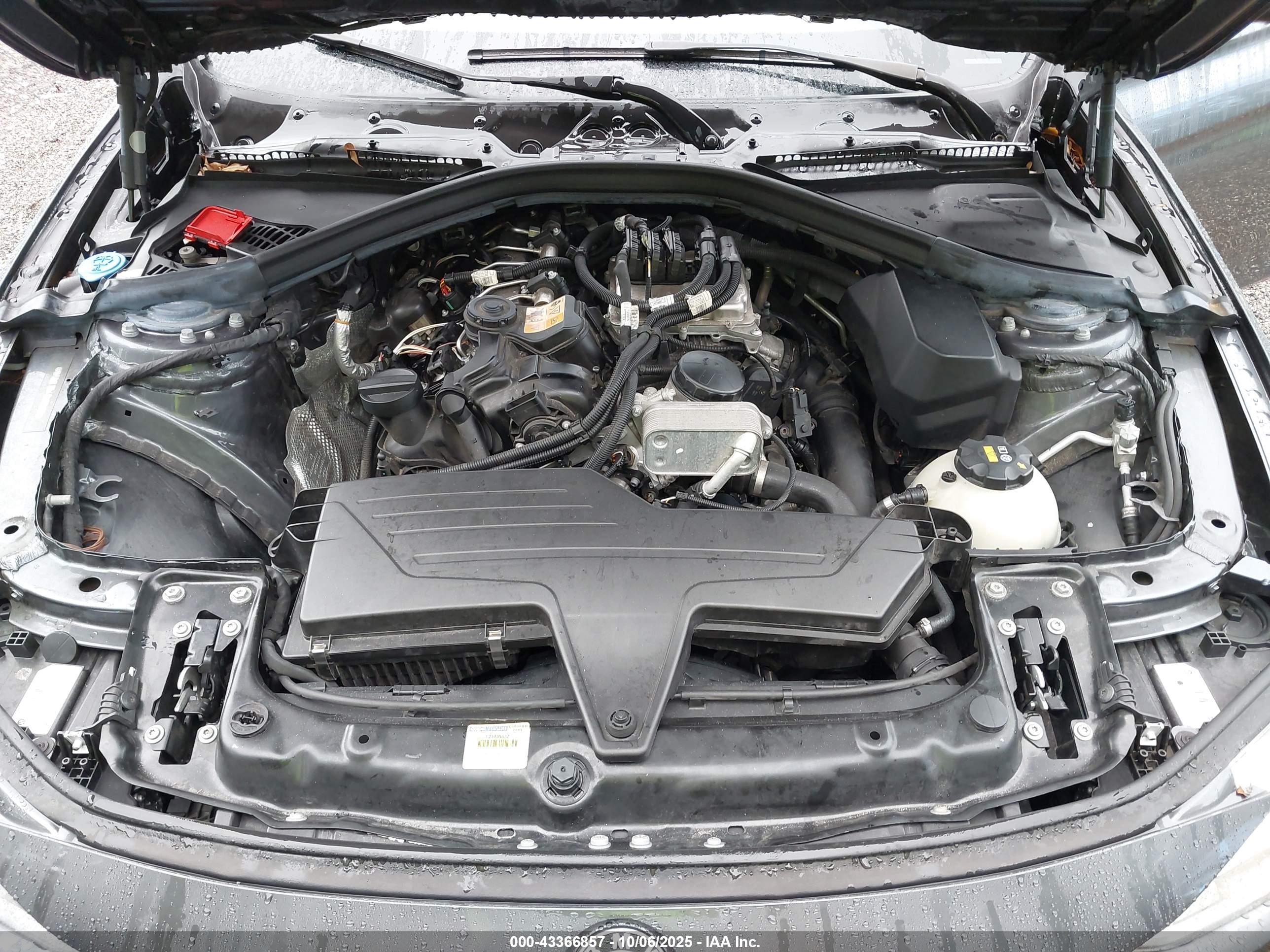 BMW 320I image 10
