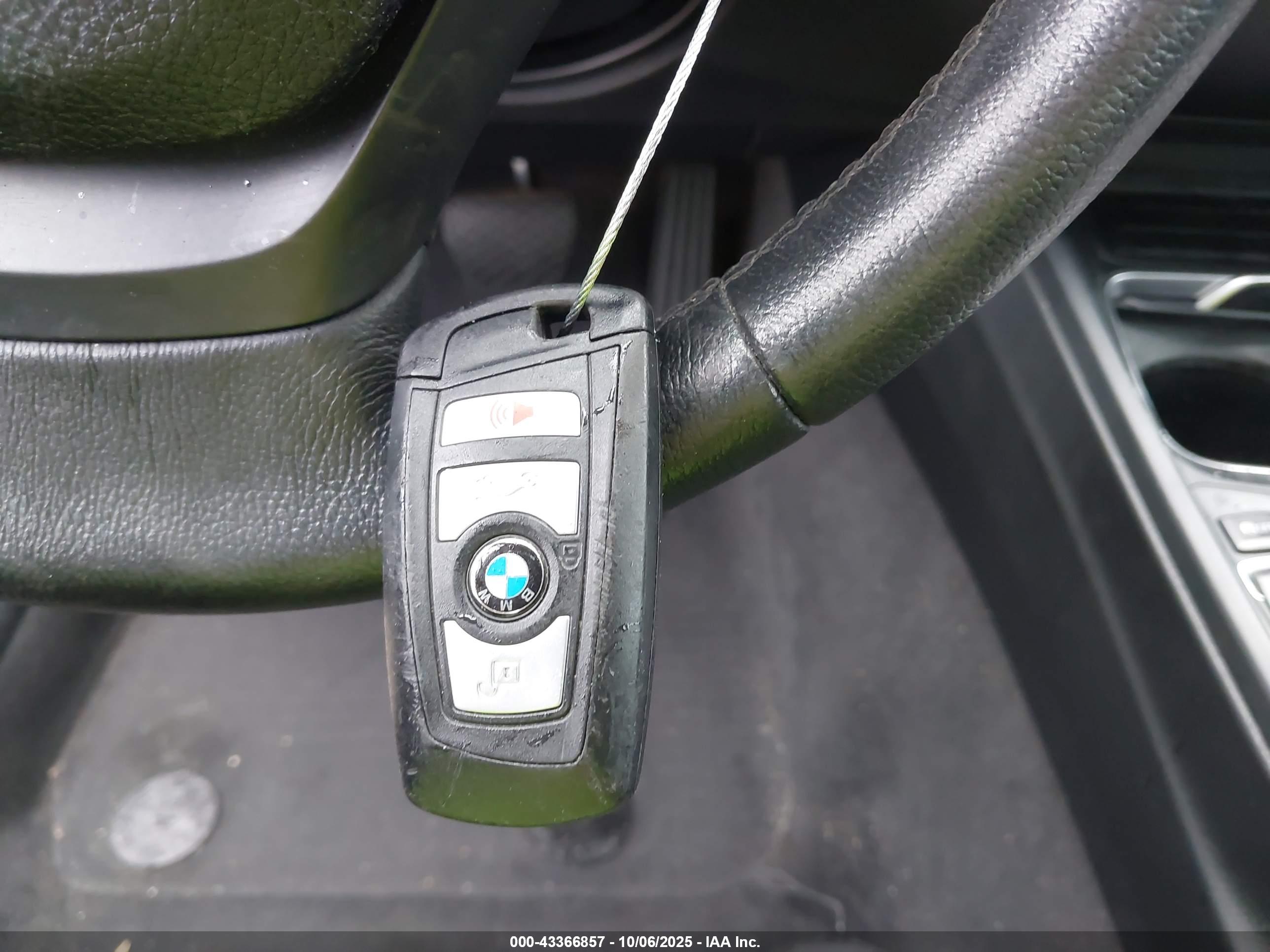 BMW 320I image 11