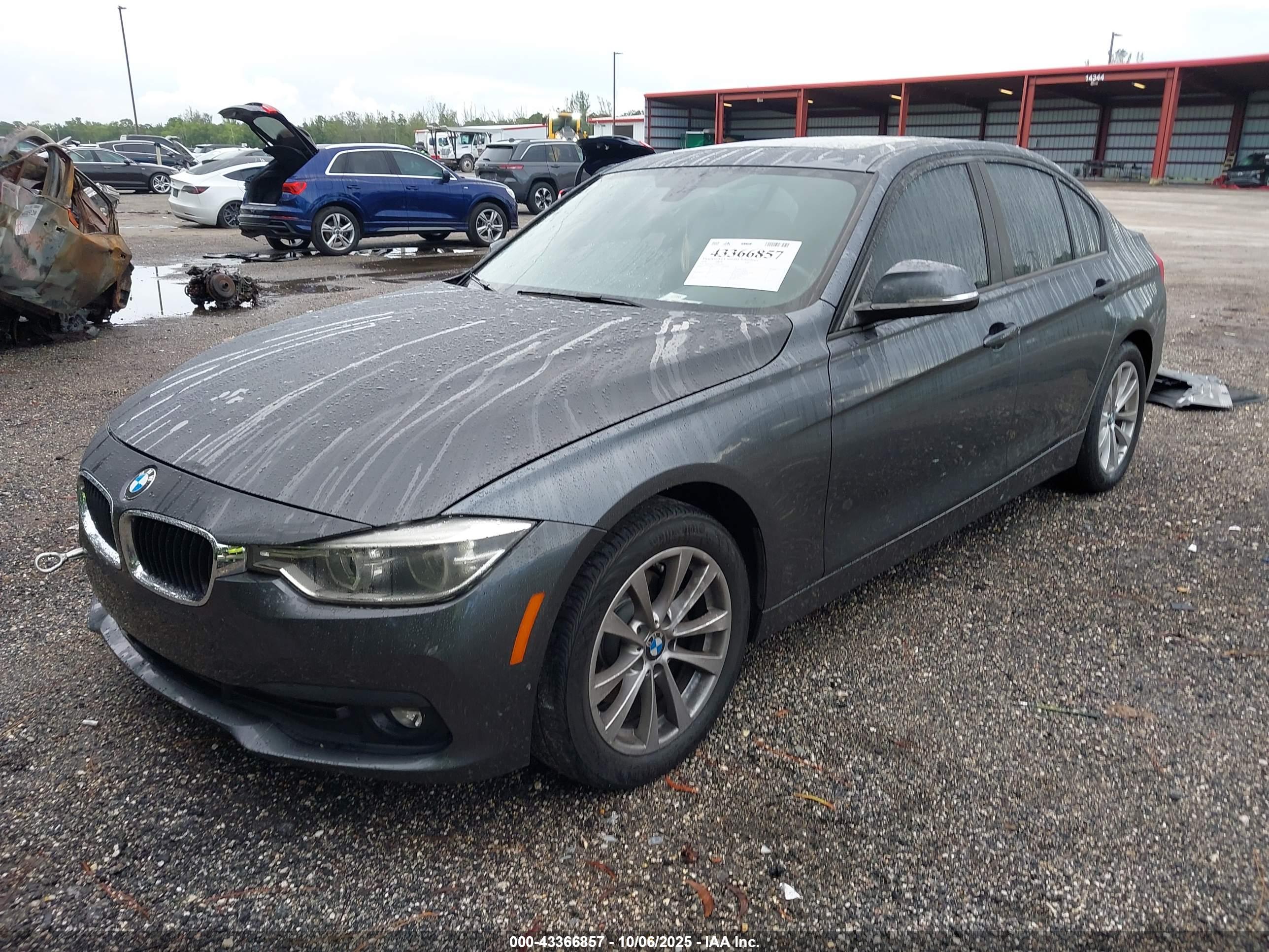 BMW 320I image 2