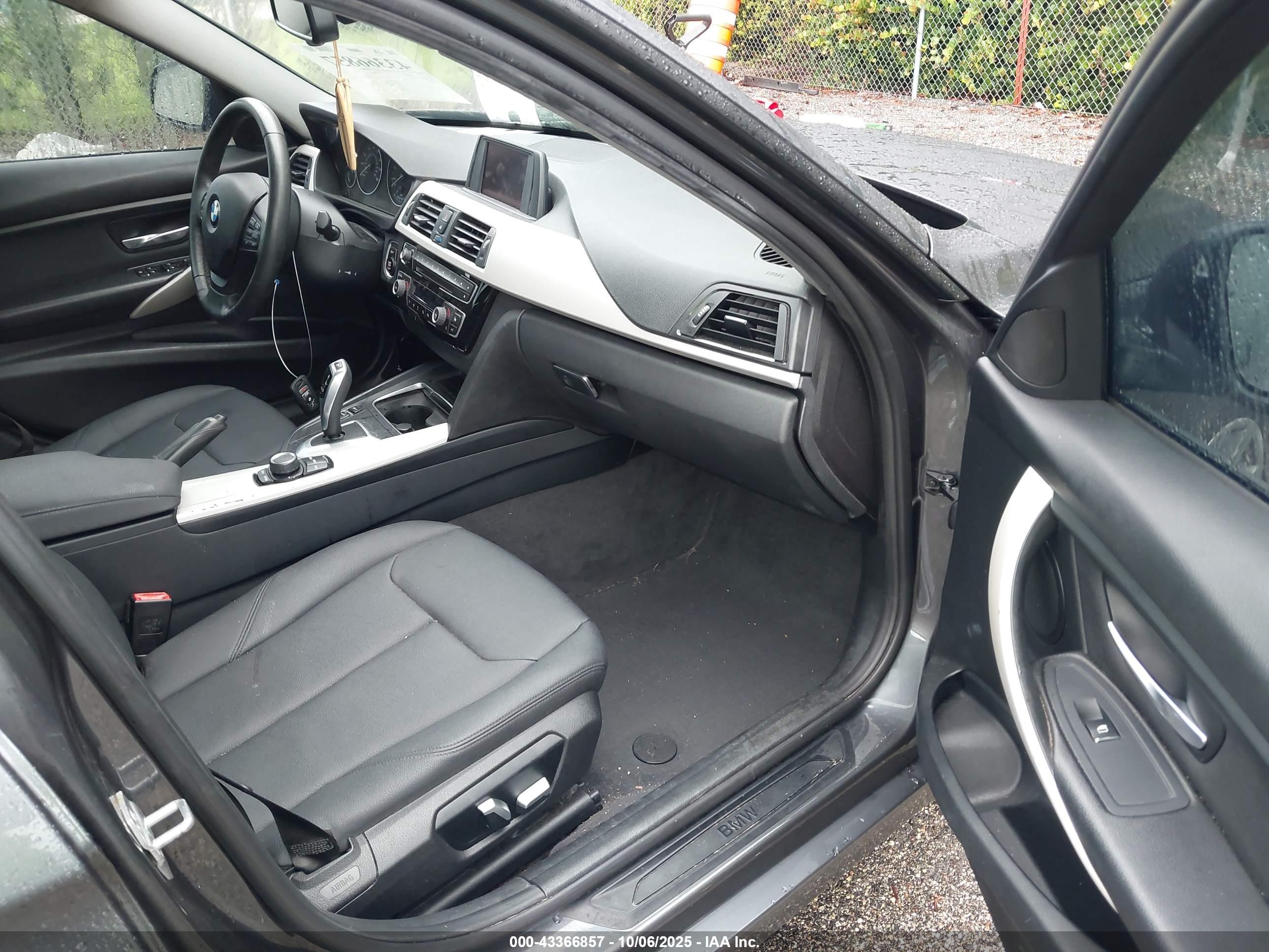 BMW 320I image 5
