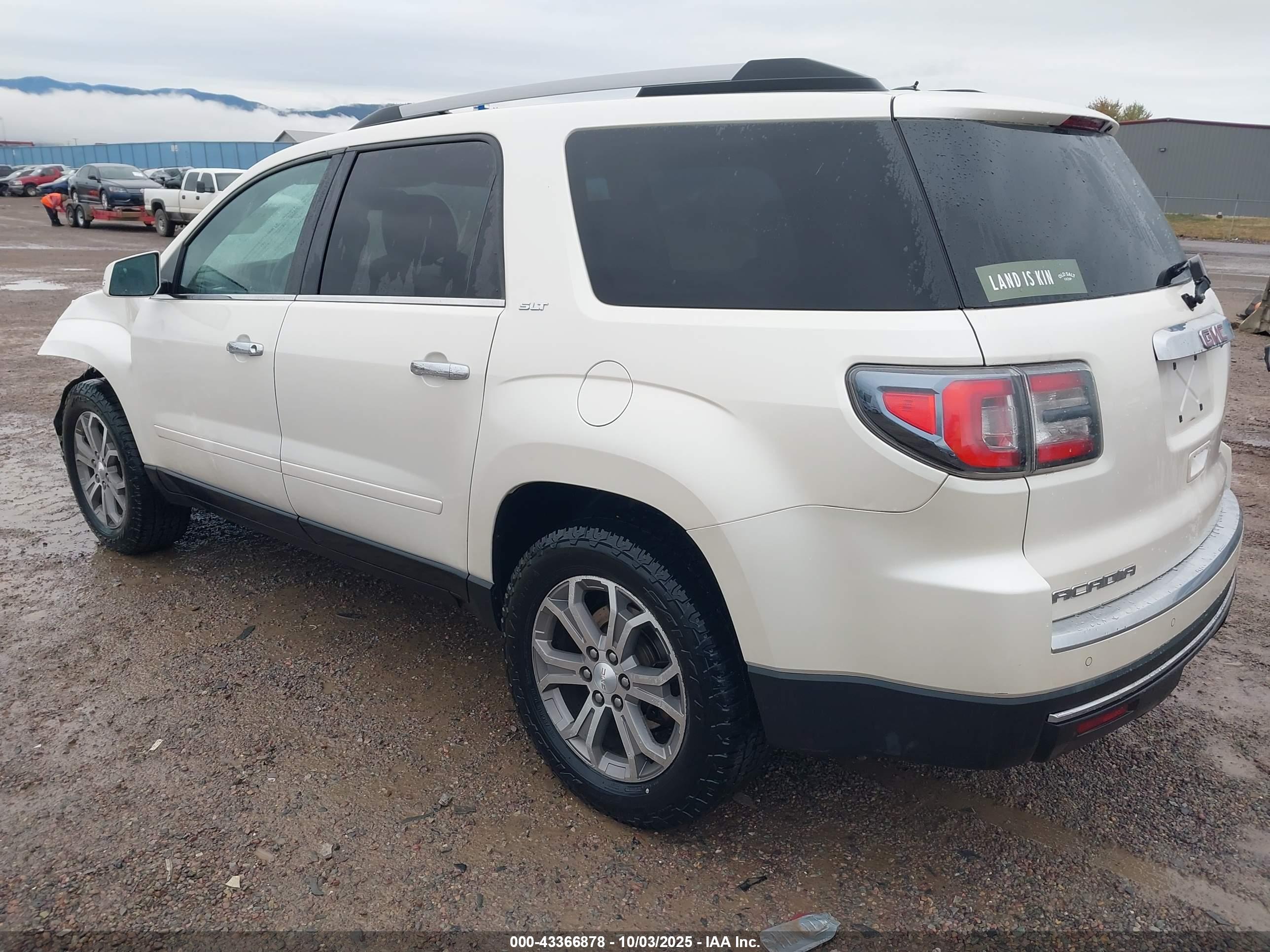 GMC ACADIA image 3
