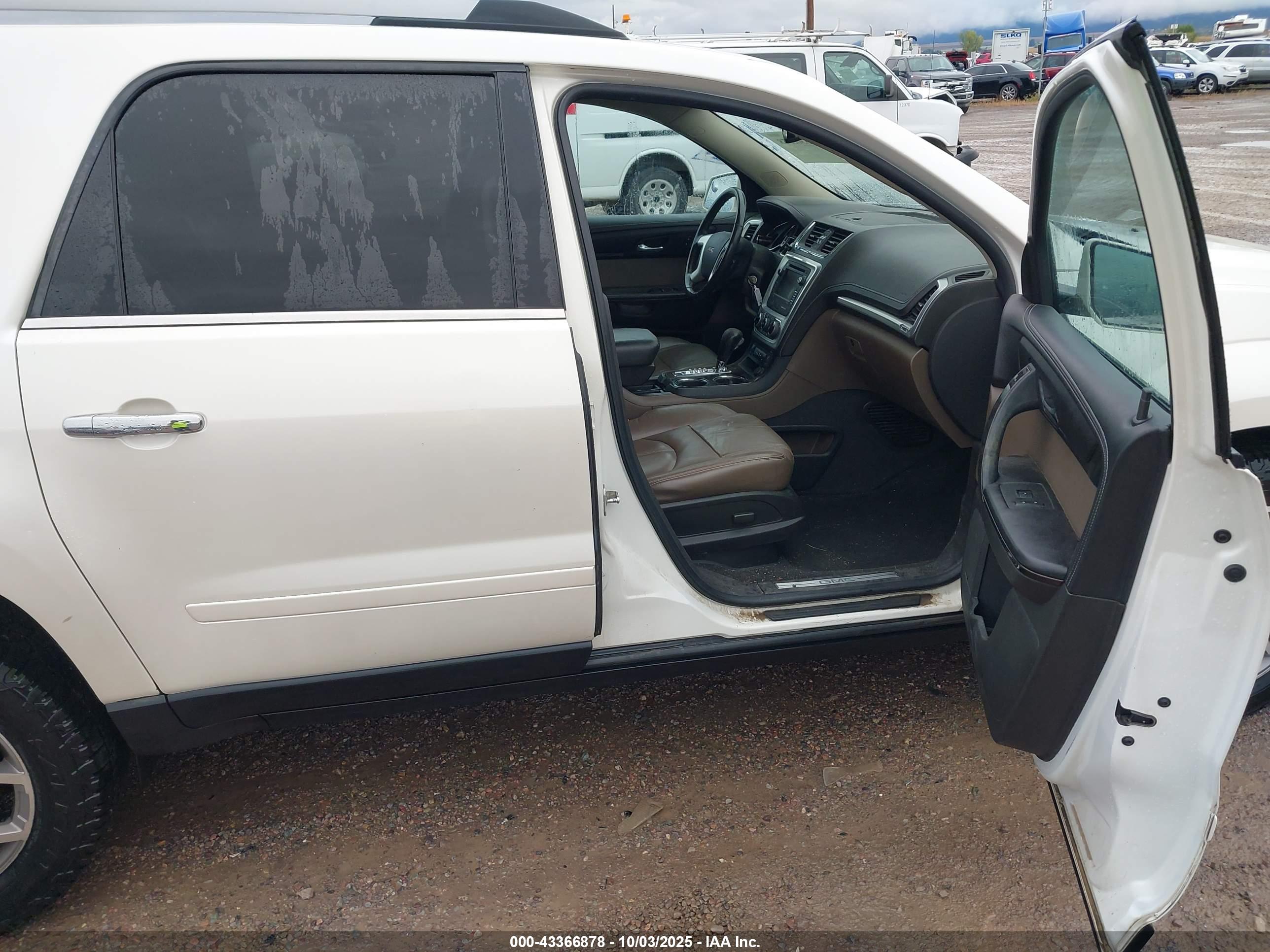 GMC ACADIA image 5