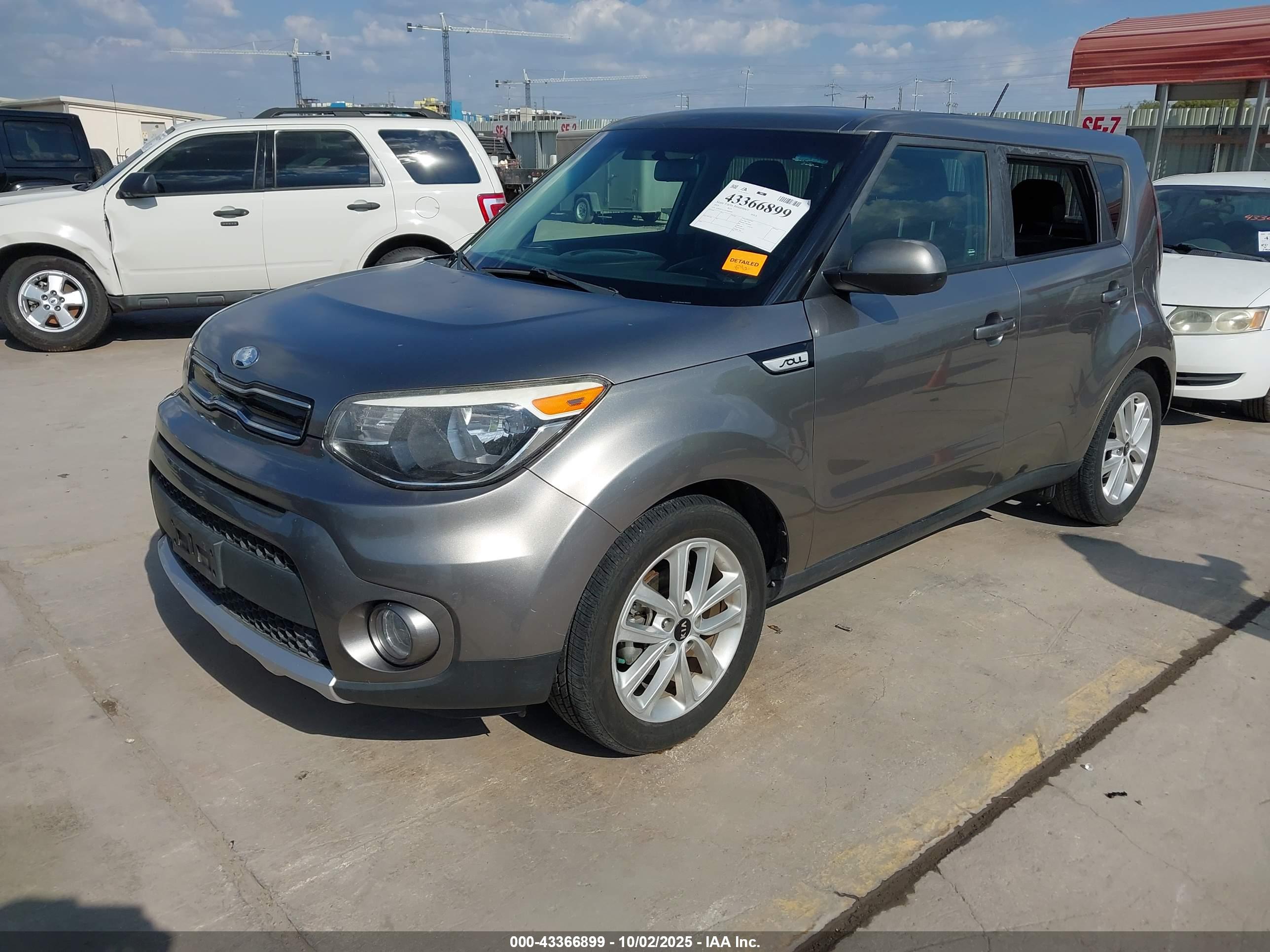 KIA SOUL image 2