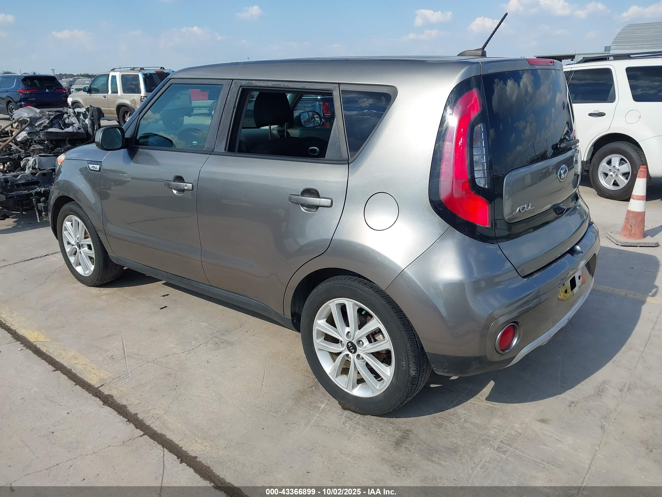 KIA SOUL image 3
