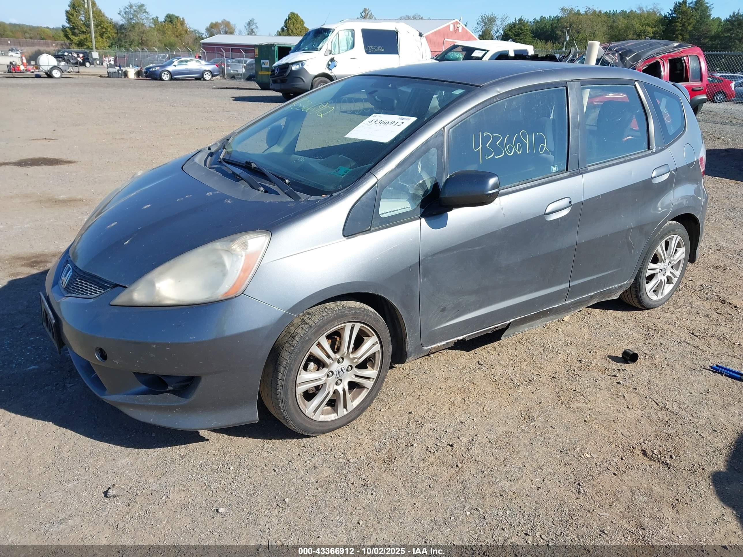 HONDA FIT image 2