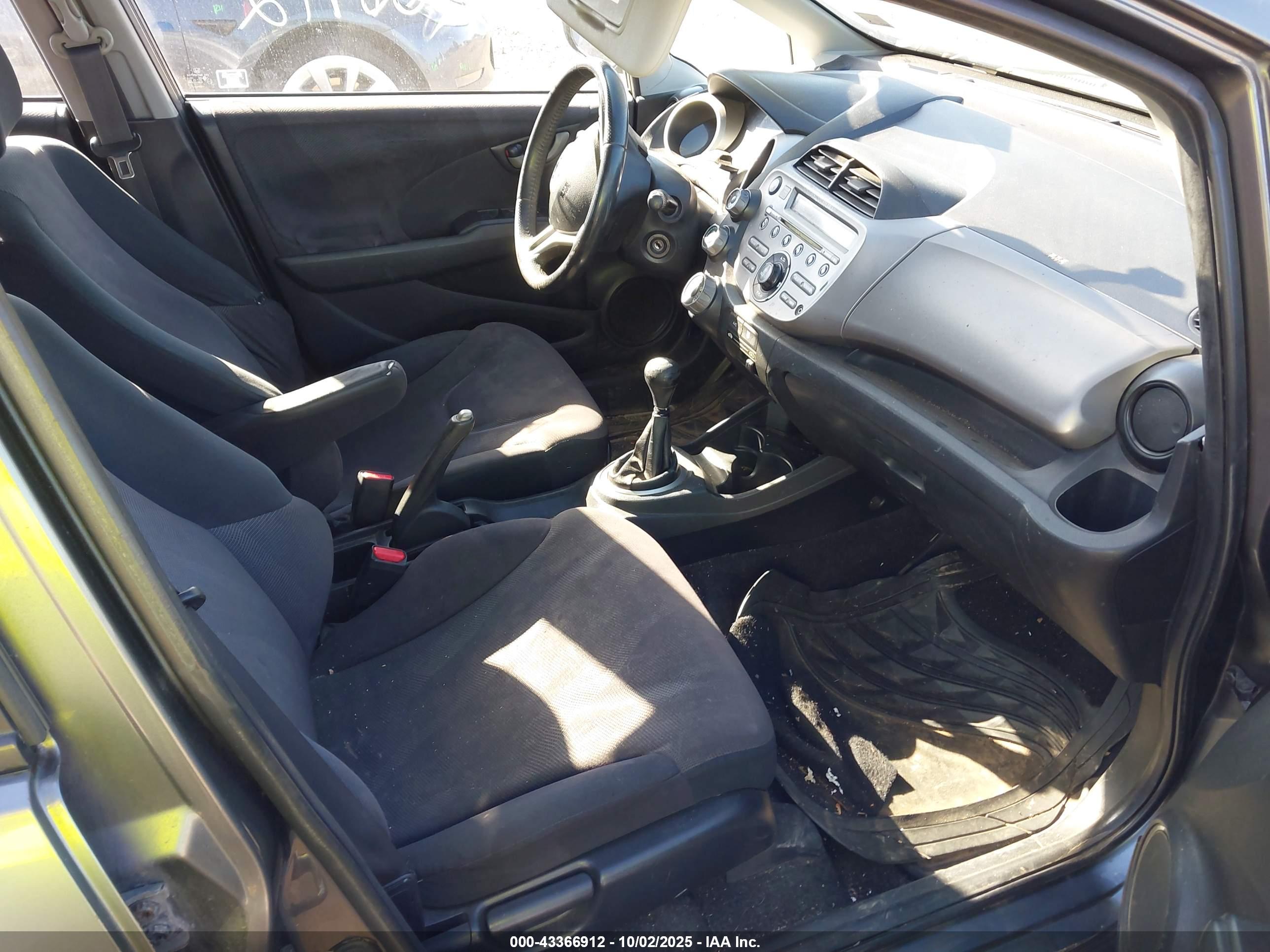 HONDA FIT image 5