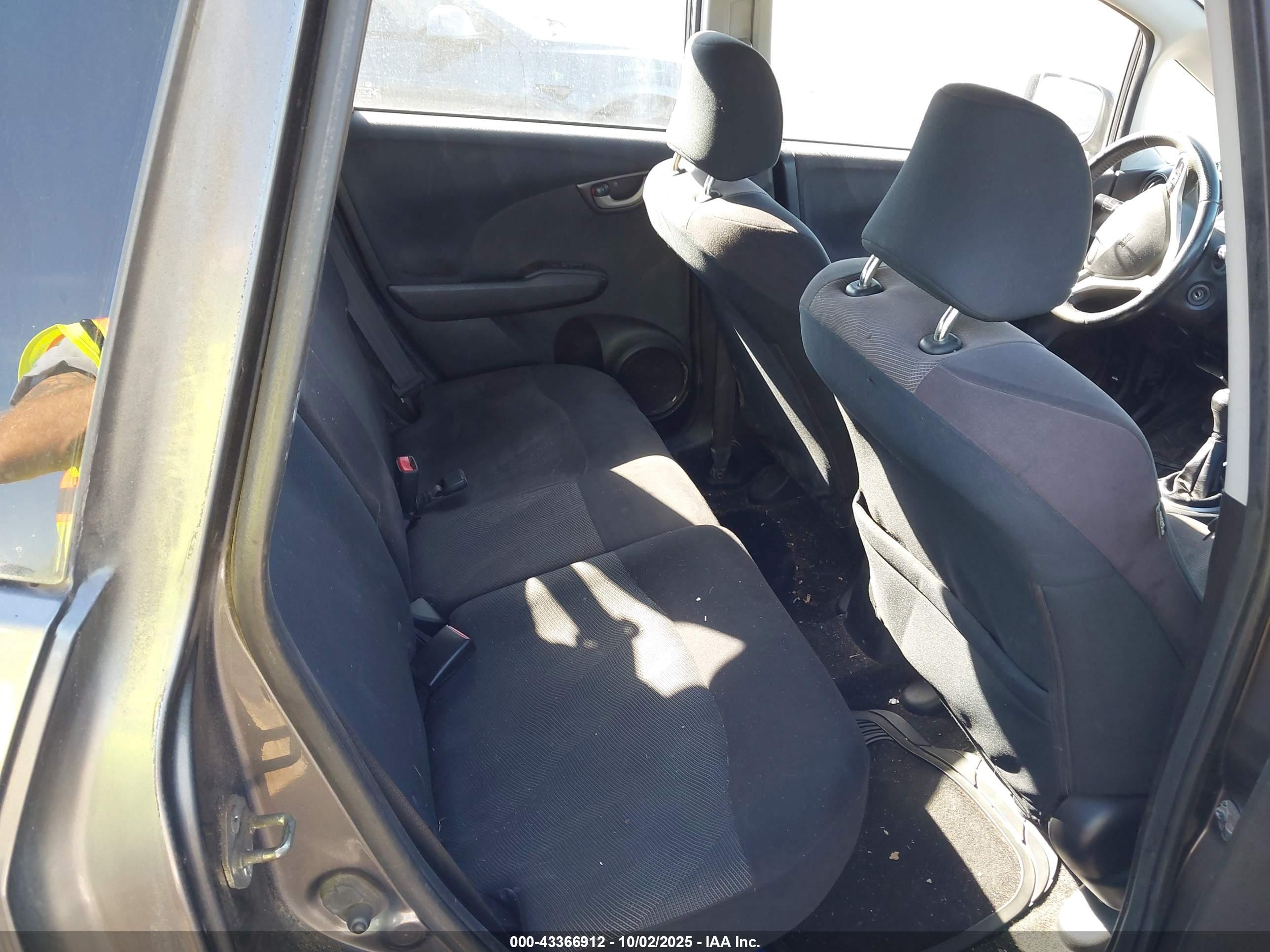 HONDA FIT image 8