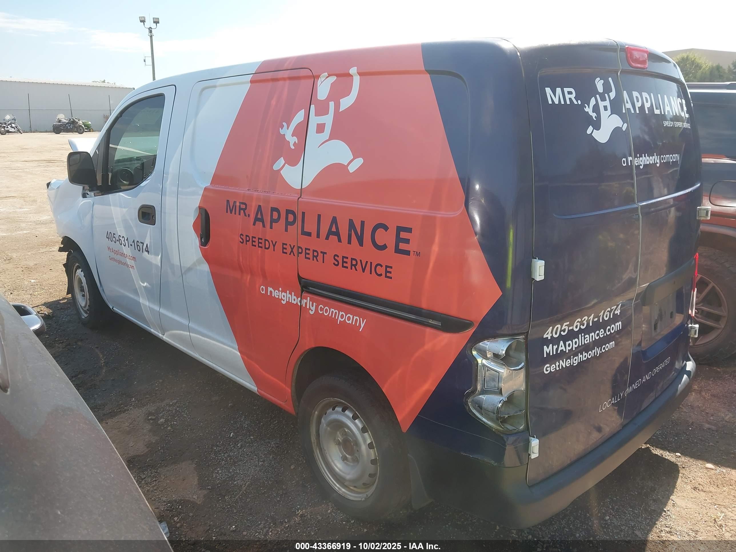 NISSAN NV200 image 3