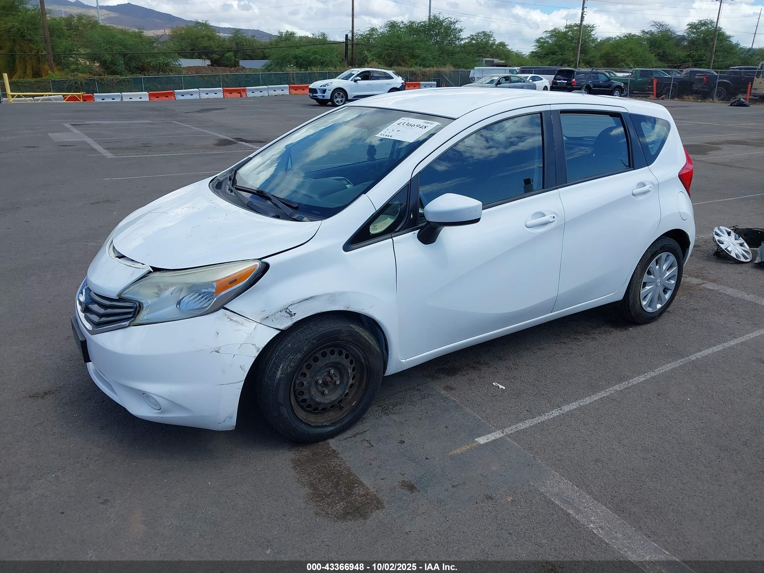 NISSAN VERSA image 2