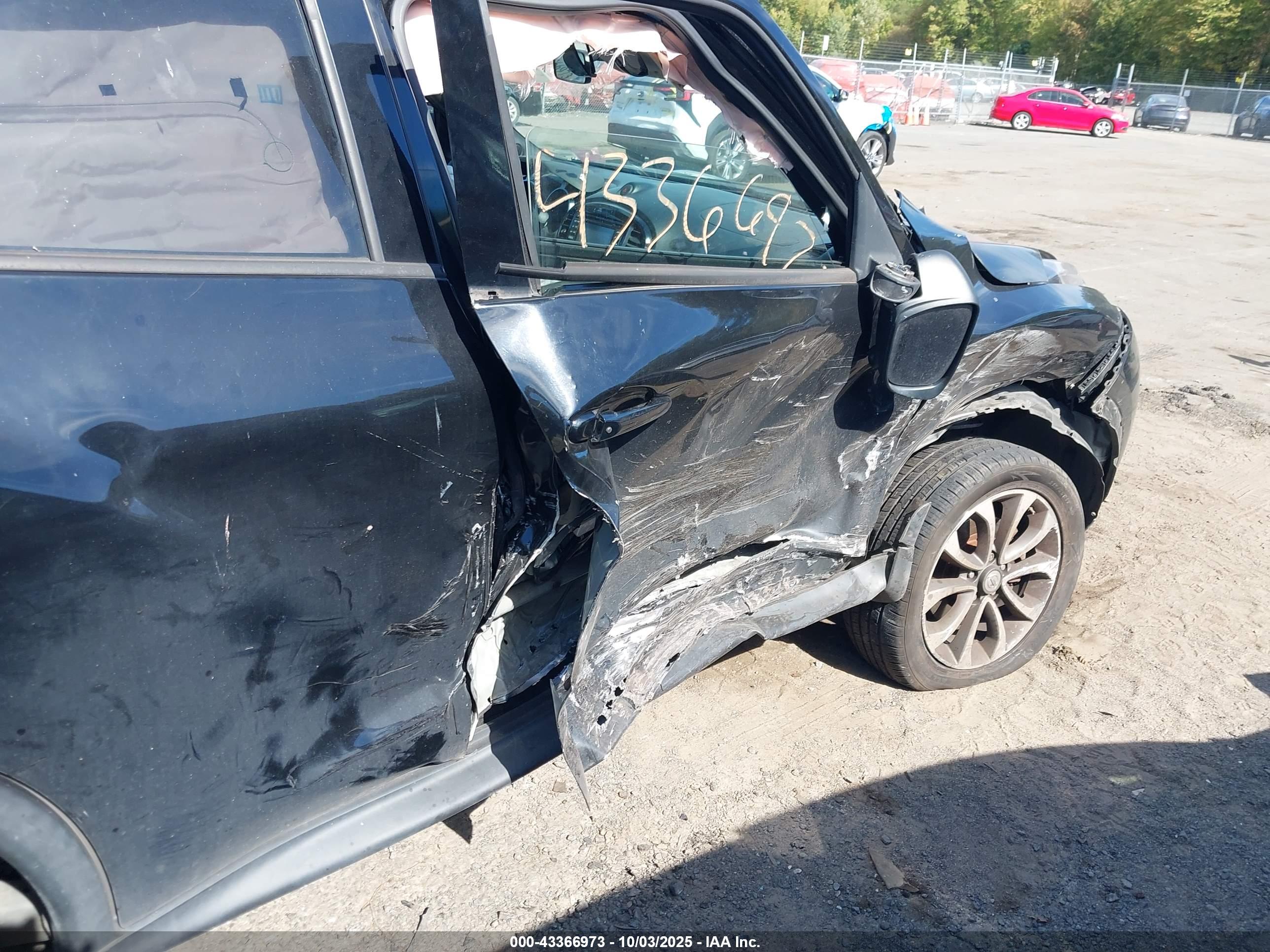 NISSAN JUKE image 6