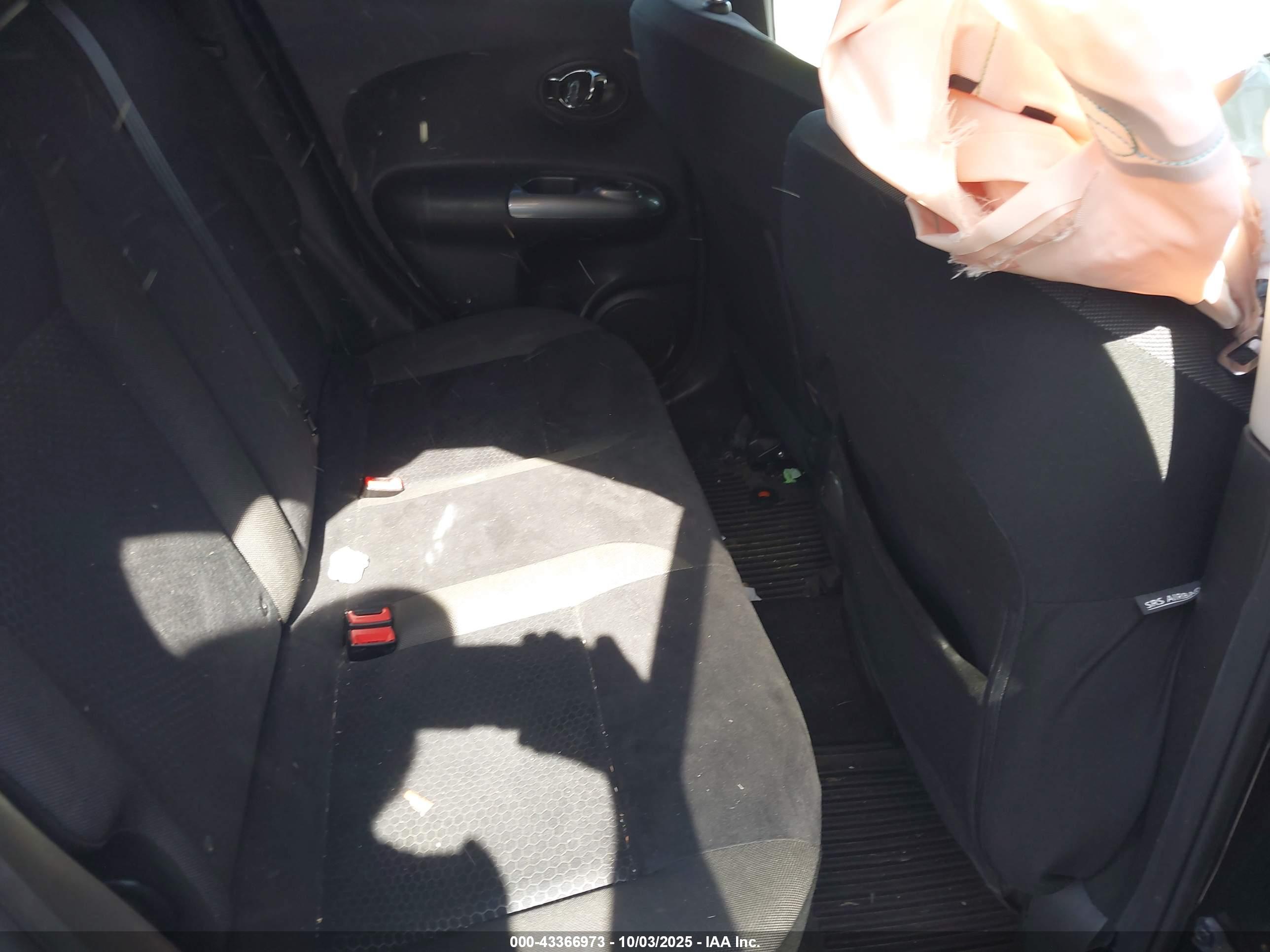 NISSAN JUKE image 8
