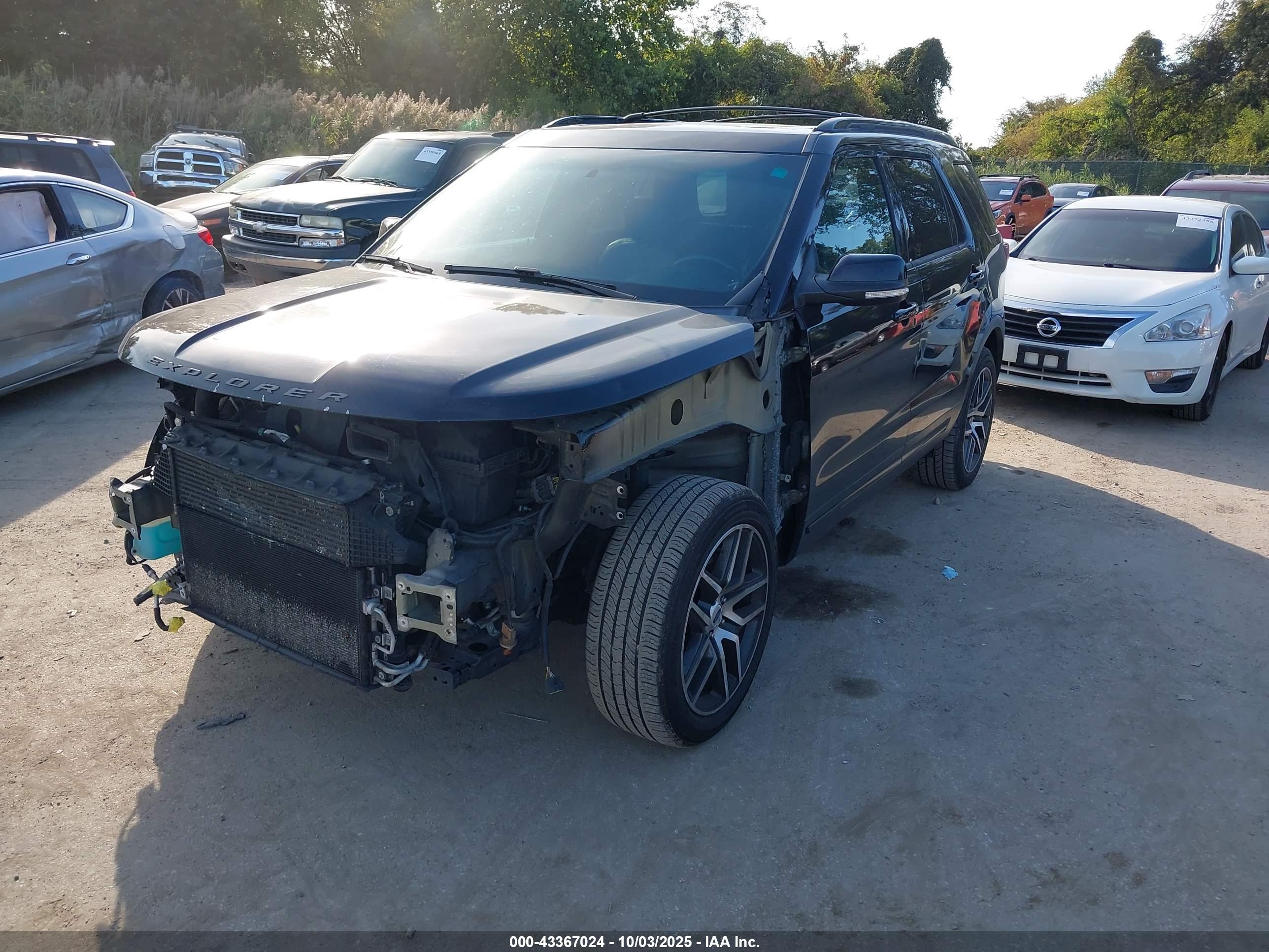 FORD EXPLORER image 2