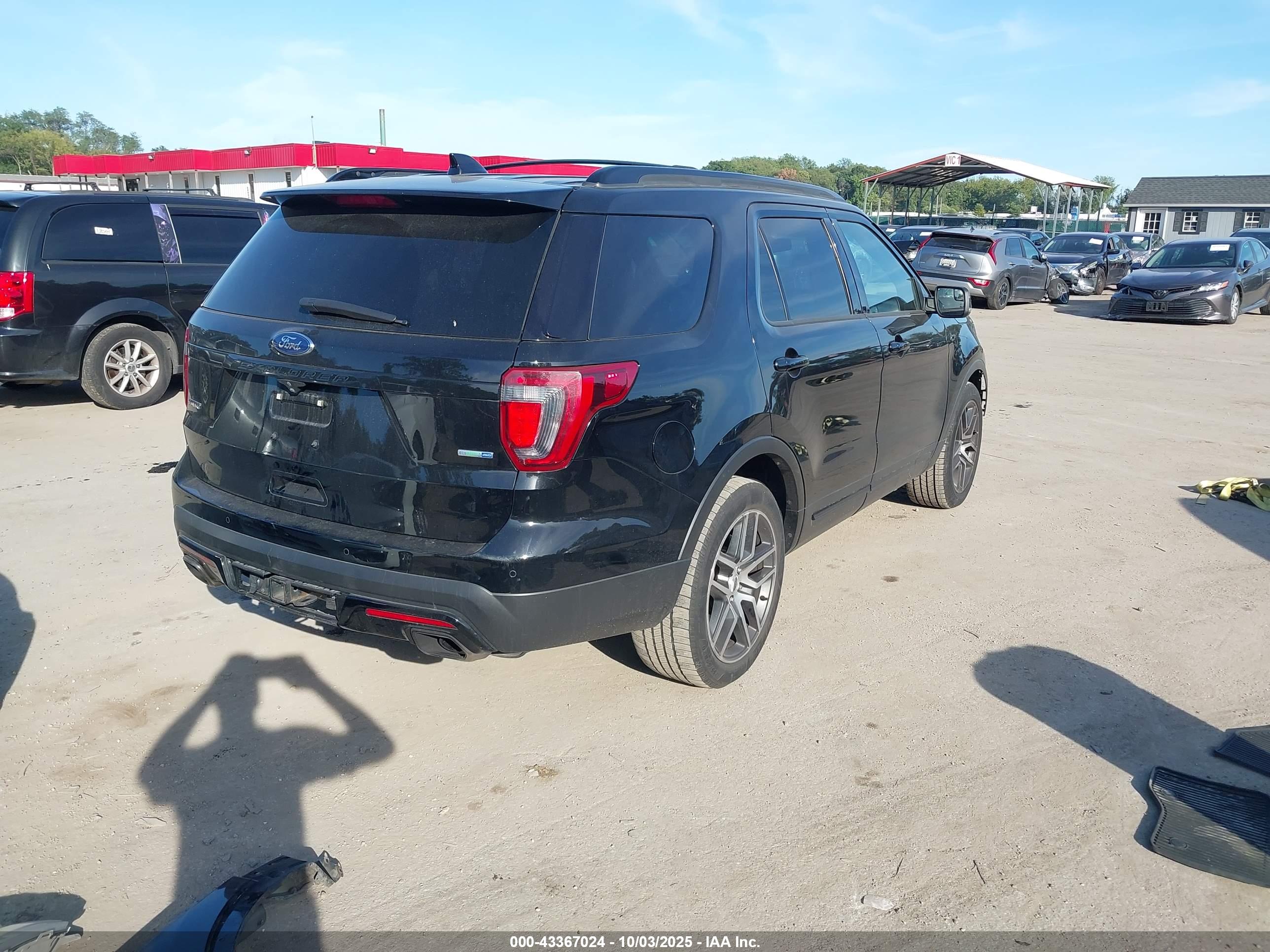 FORD EXPLORER image 4