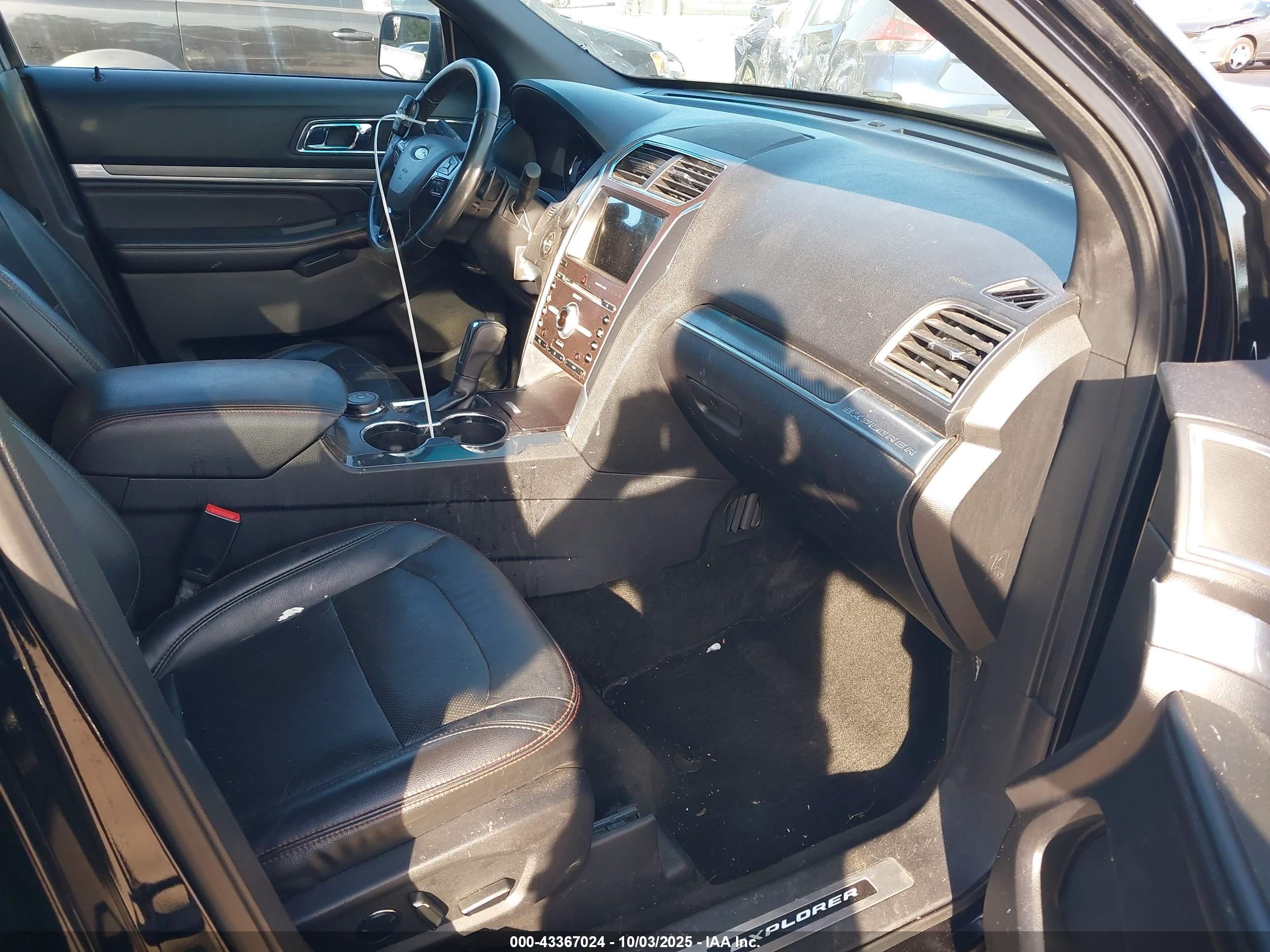 FORD EXPLORER image 5