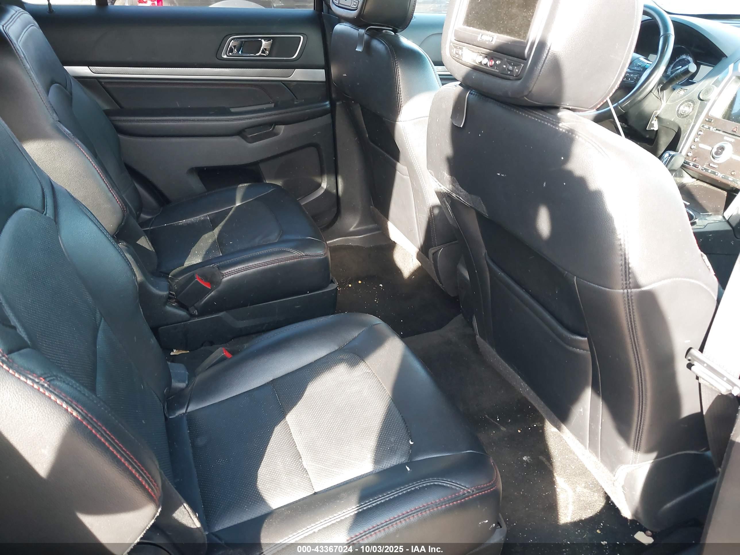 FORD EXPLORER image 8