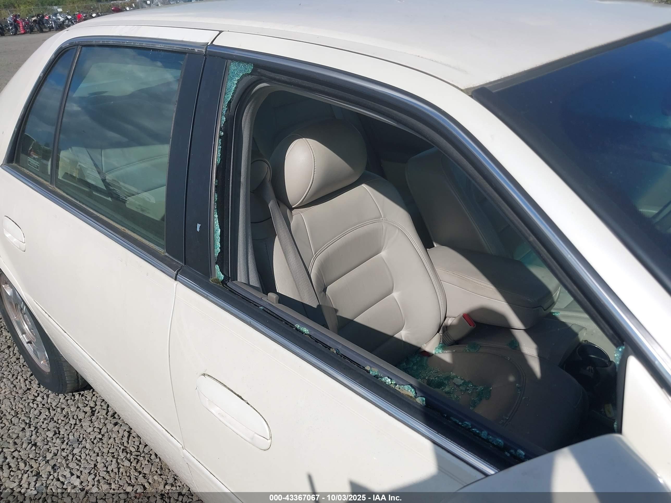 CADILLAC DEVILLE image 6