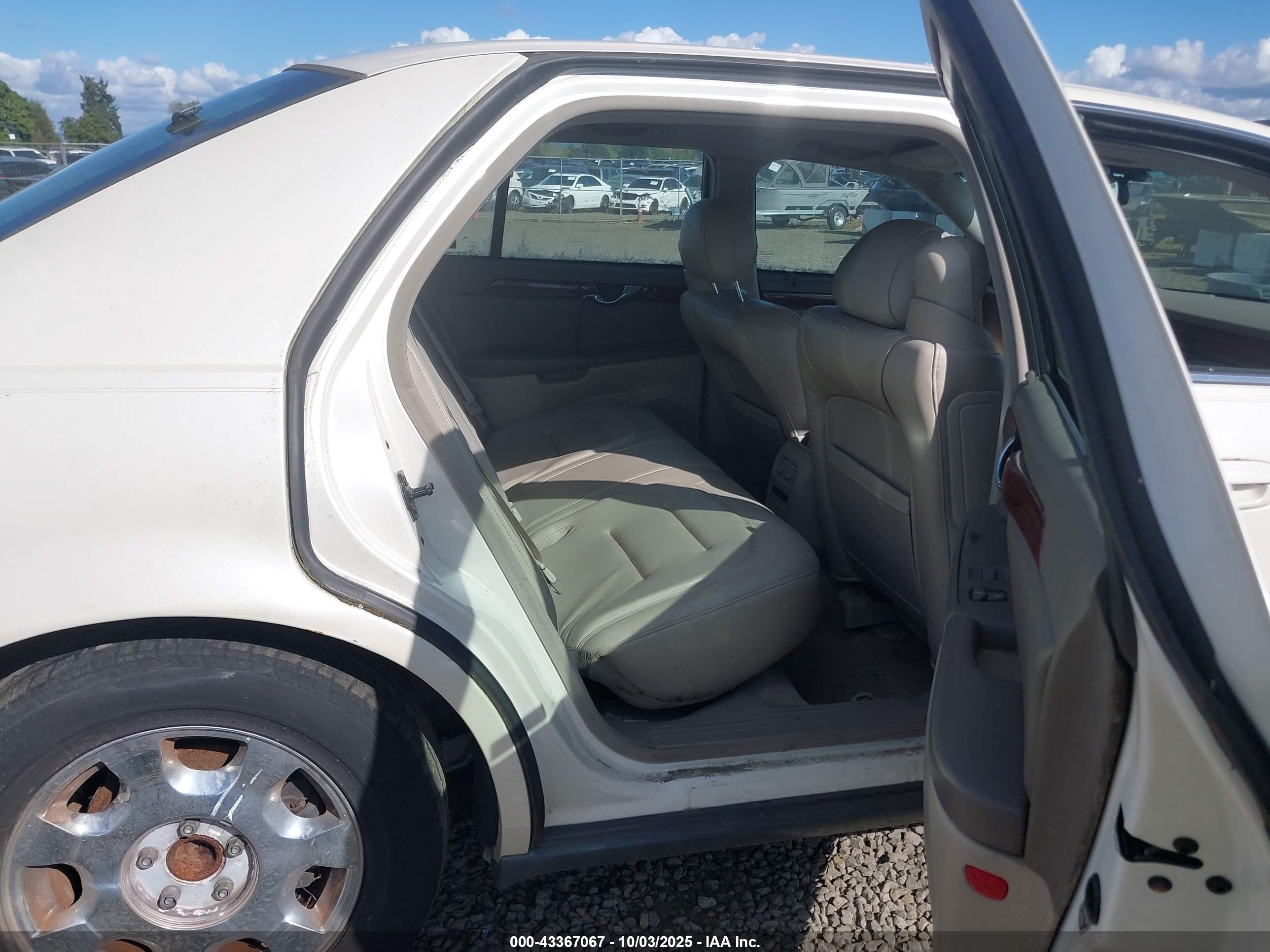 CADILLAC DEVILLE image 8