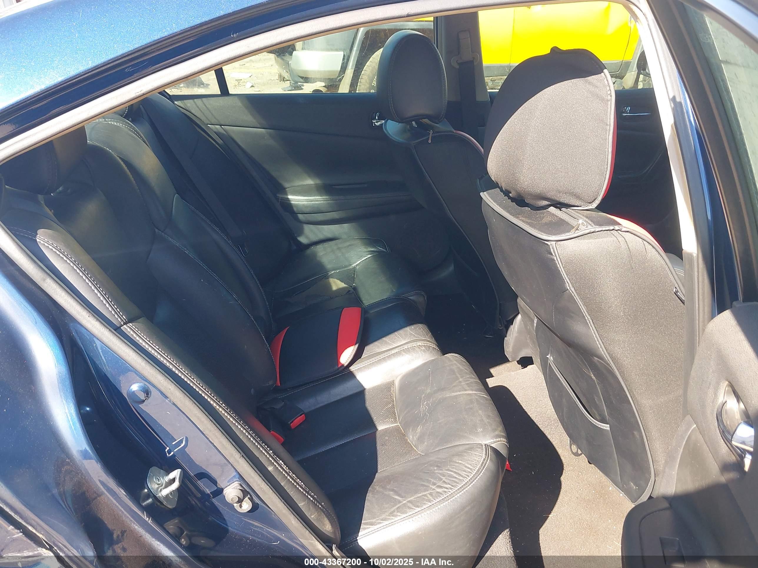 NISSAN MAXIMA image 8