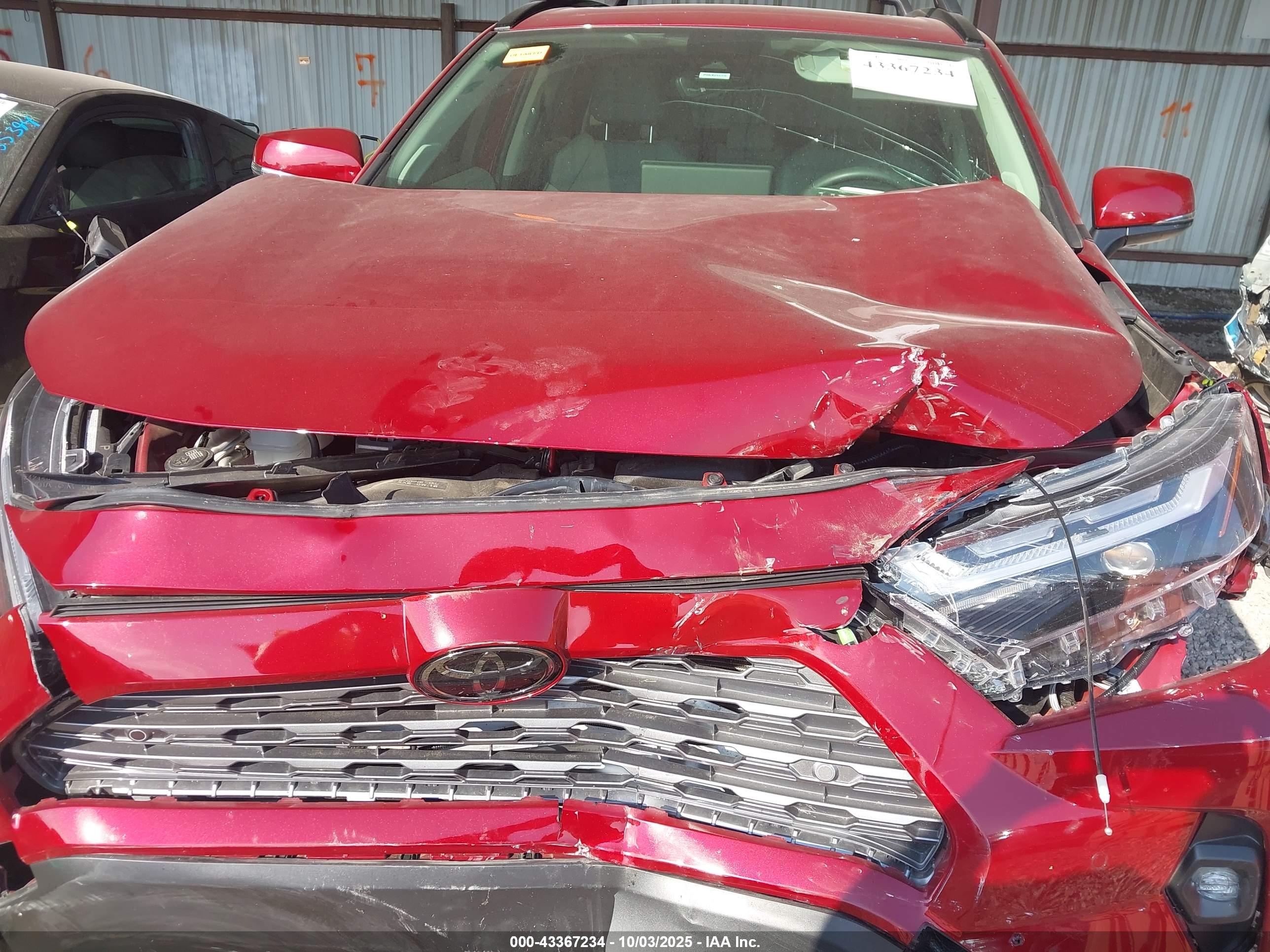 TOYOTA RAV4 image 10