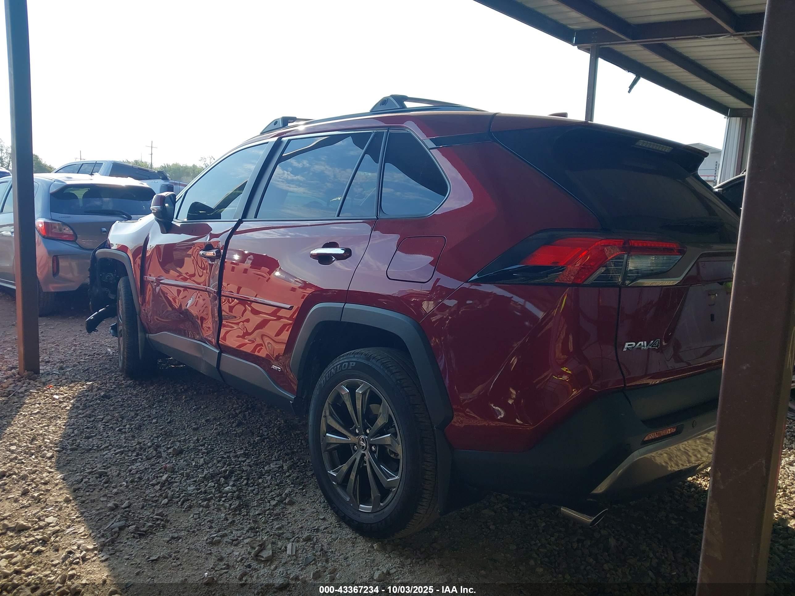 TOYOTA RAV4 image 3