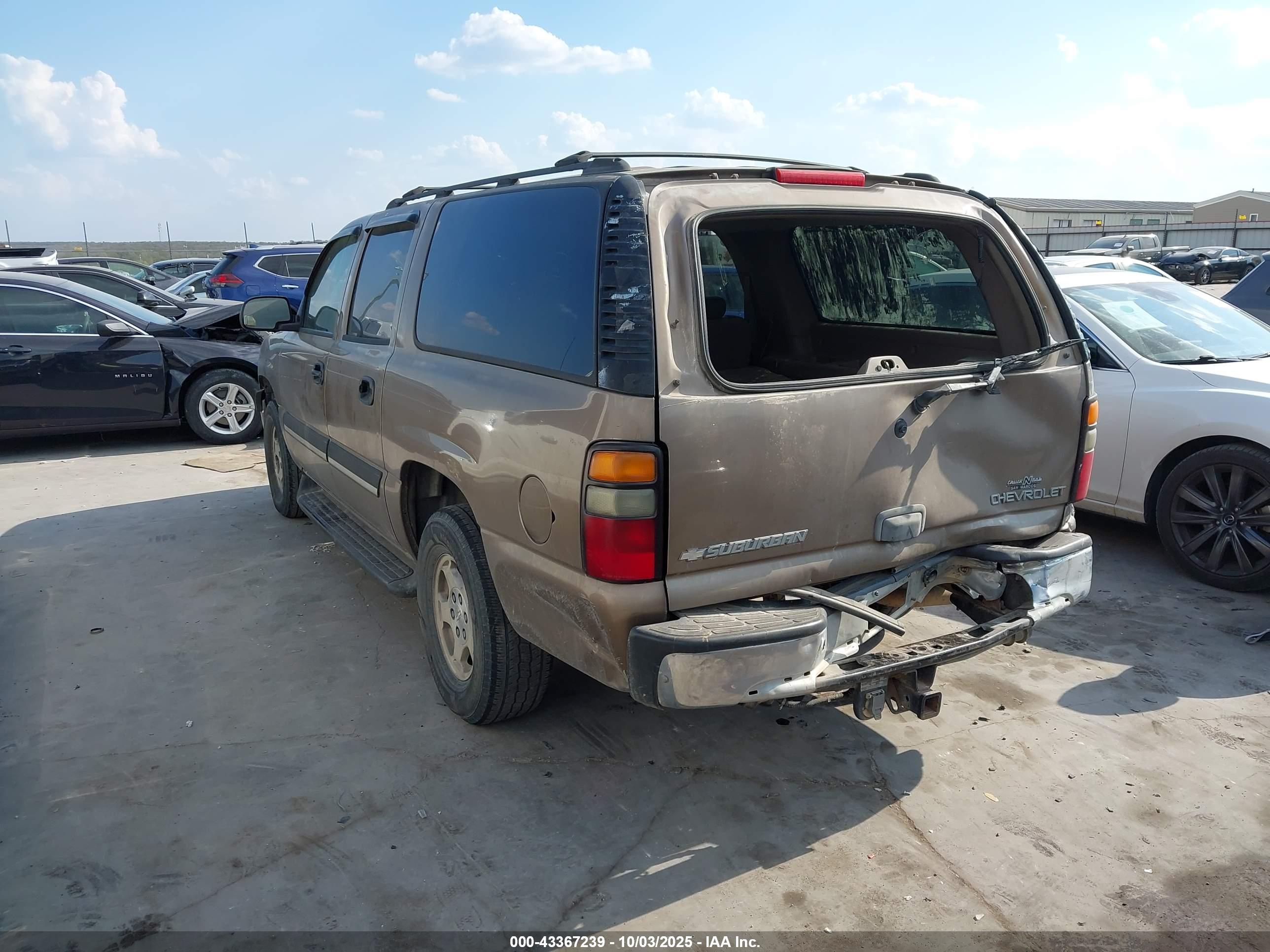CHEVROLET SUBURBAN image 3