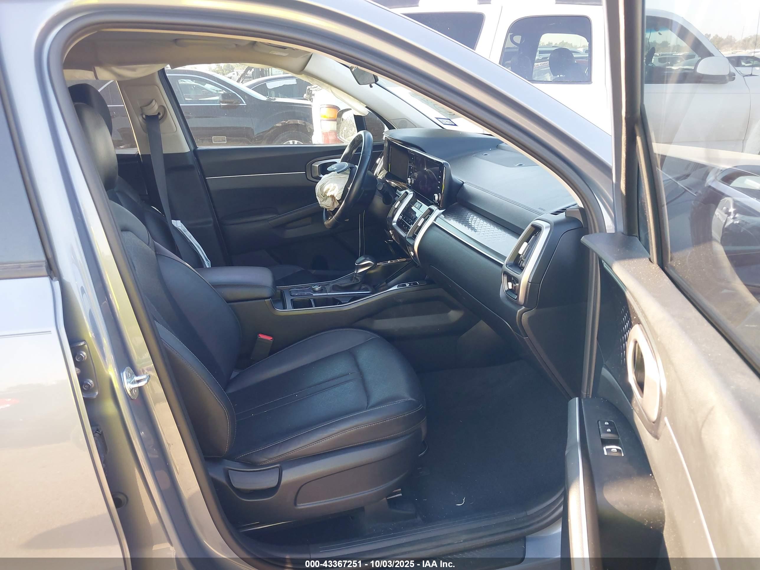 KIA SORENTO image 5