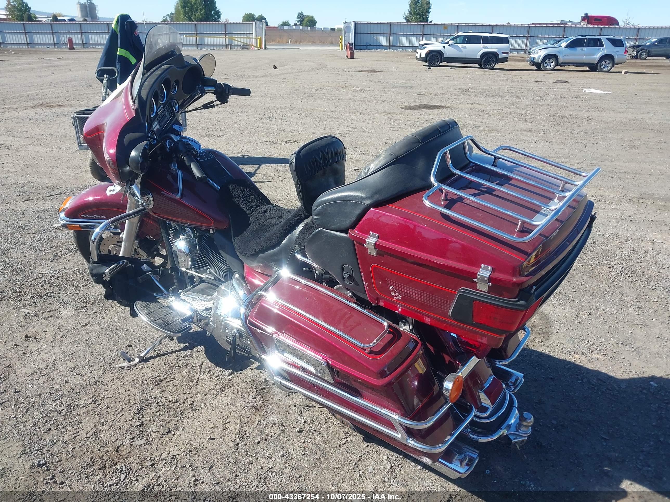 HARLEY-DAVIDSON FLHTCUI image 3