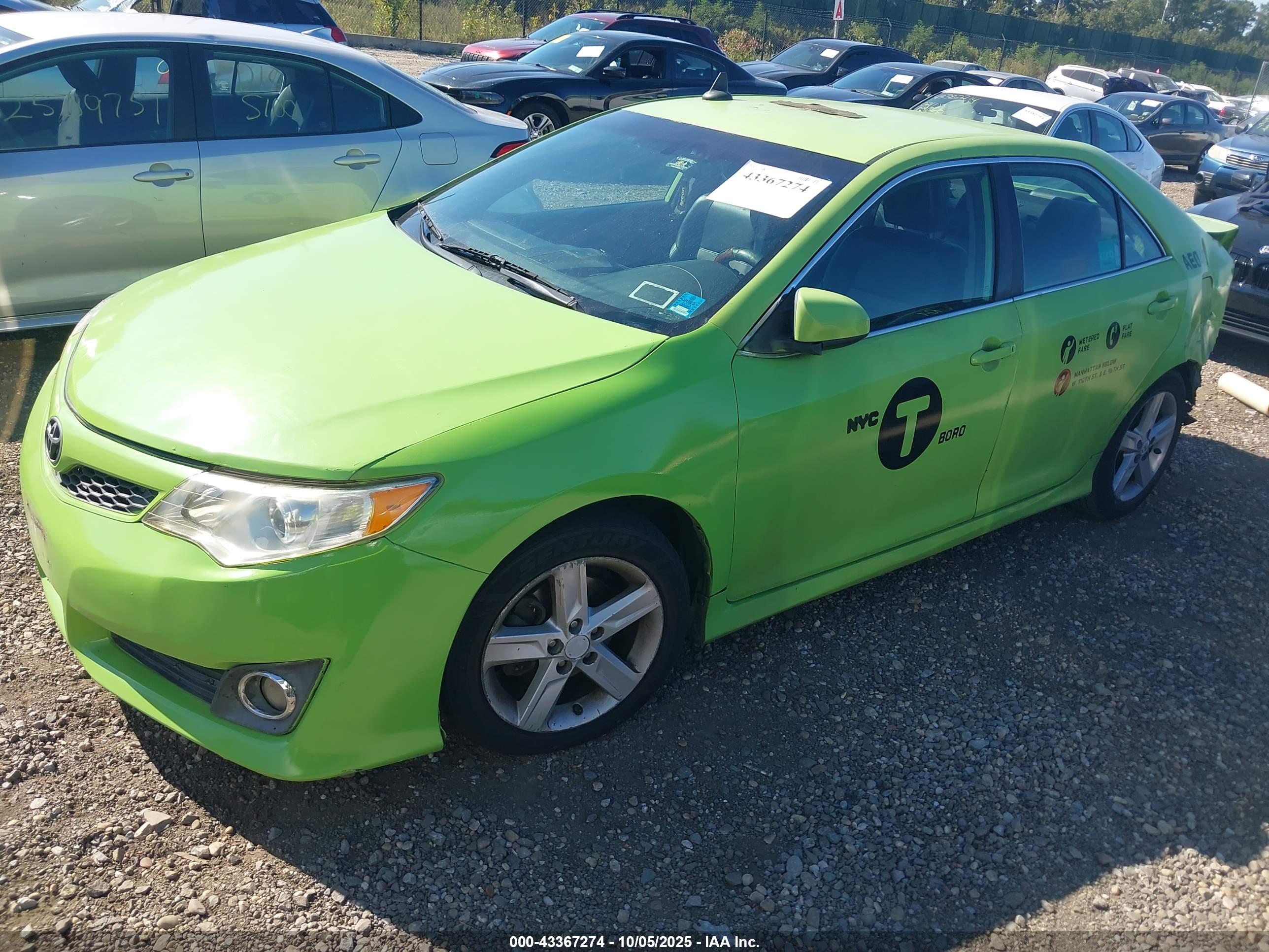 TOYOTA CAMRY image 2