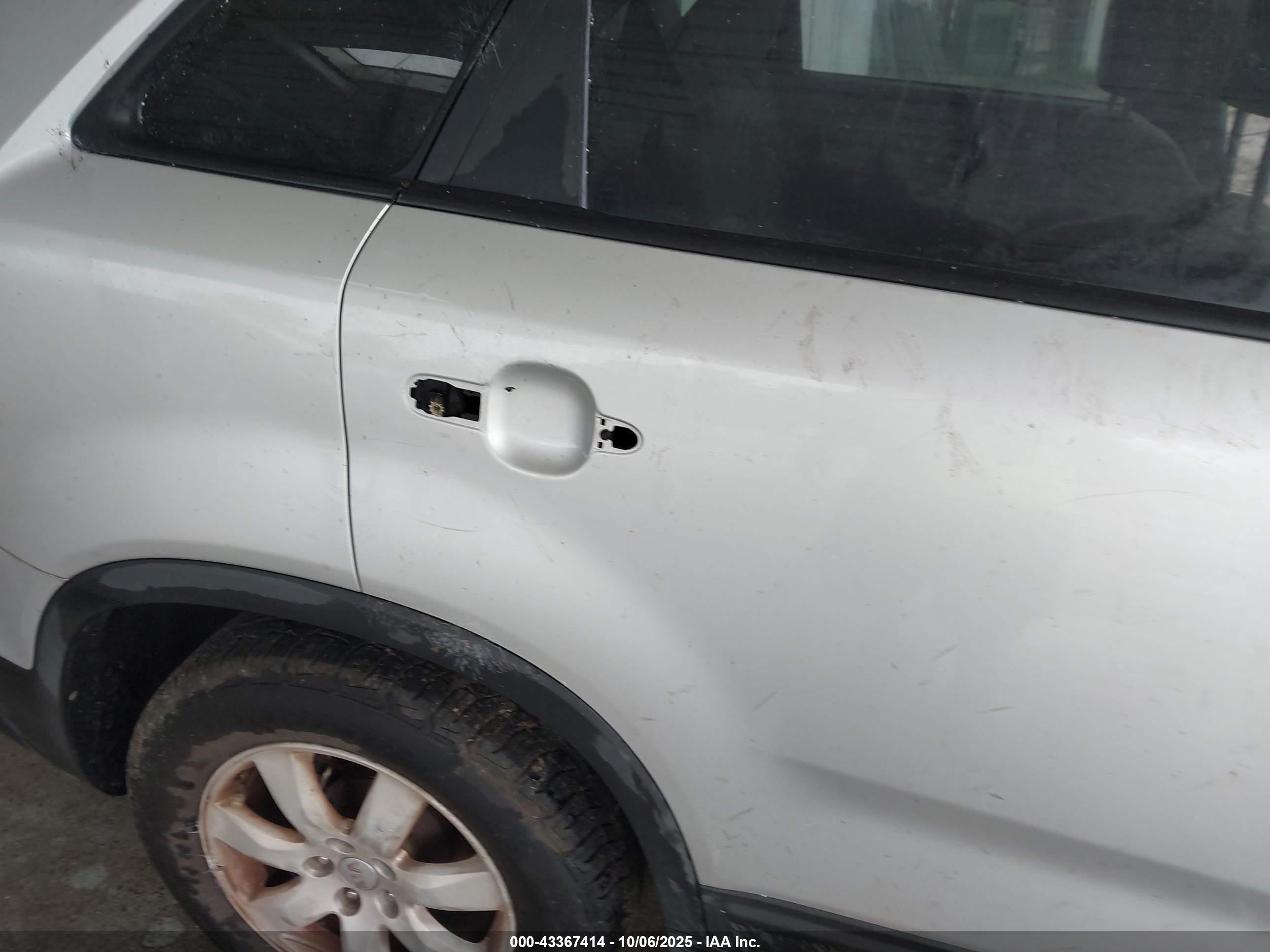 KIA SORENTO image 6
