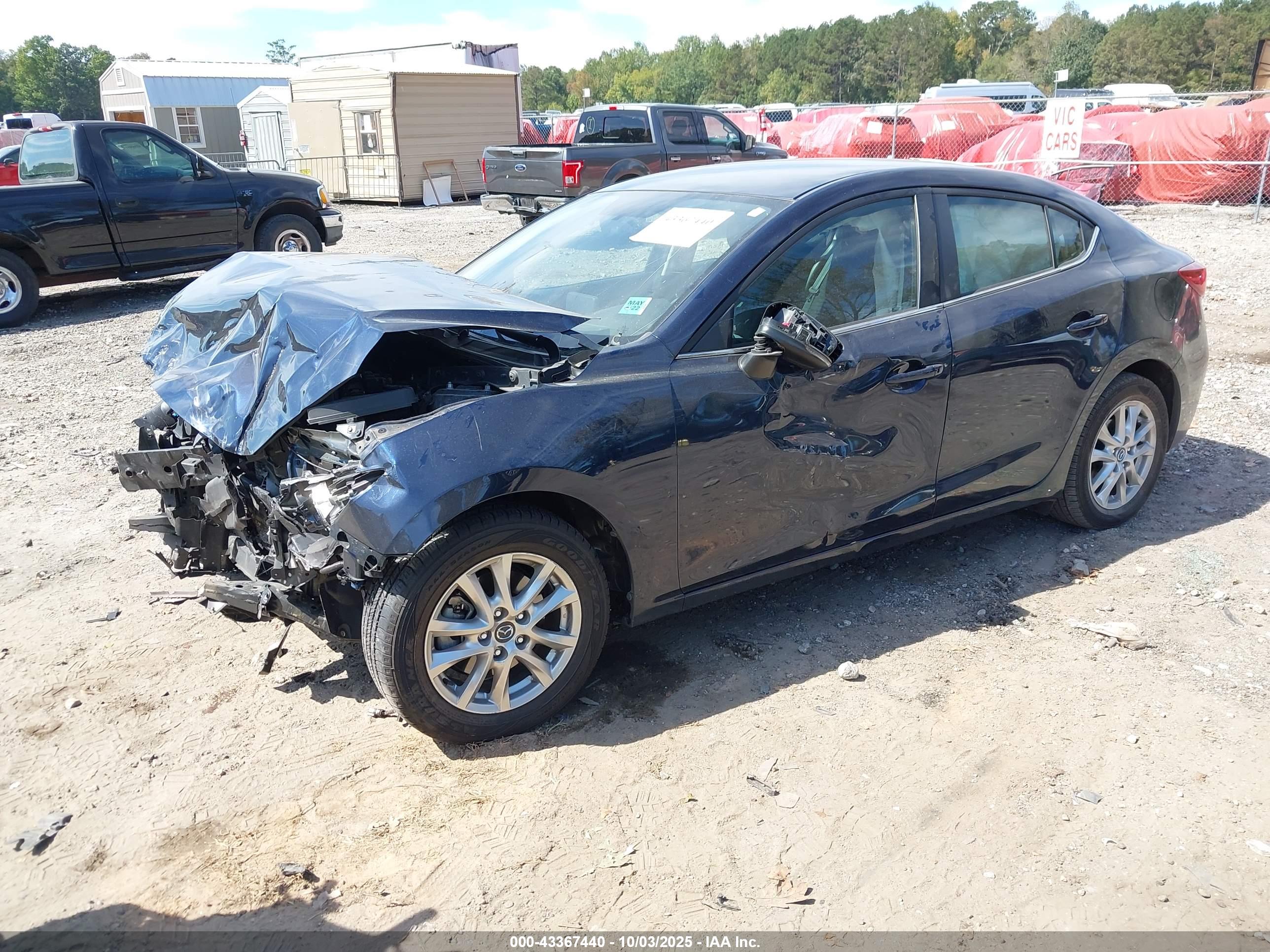 MAZDA MAZDA3 image 2