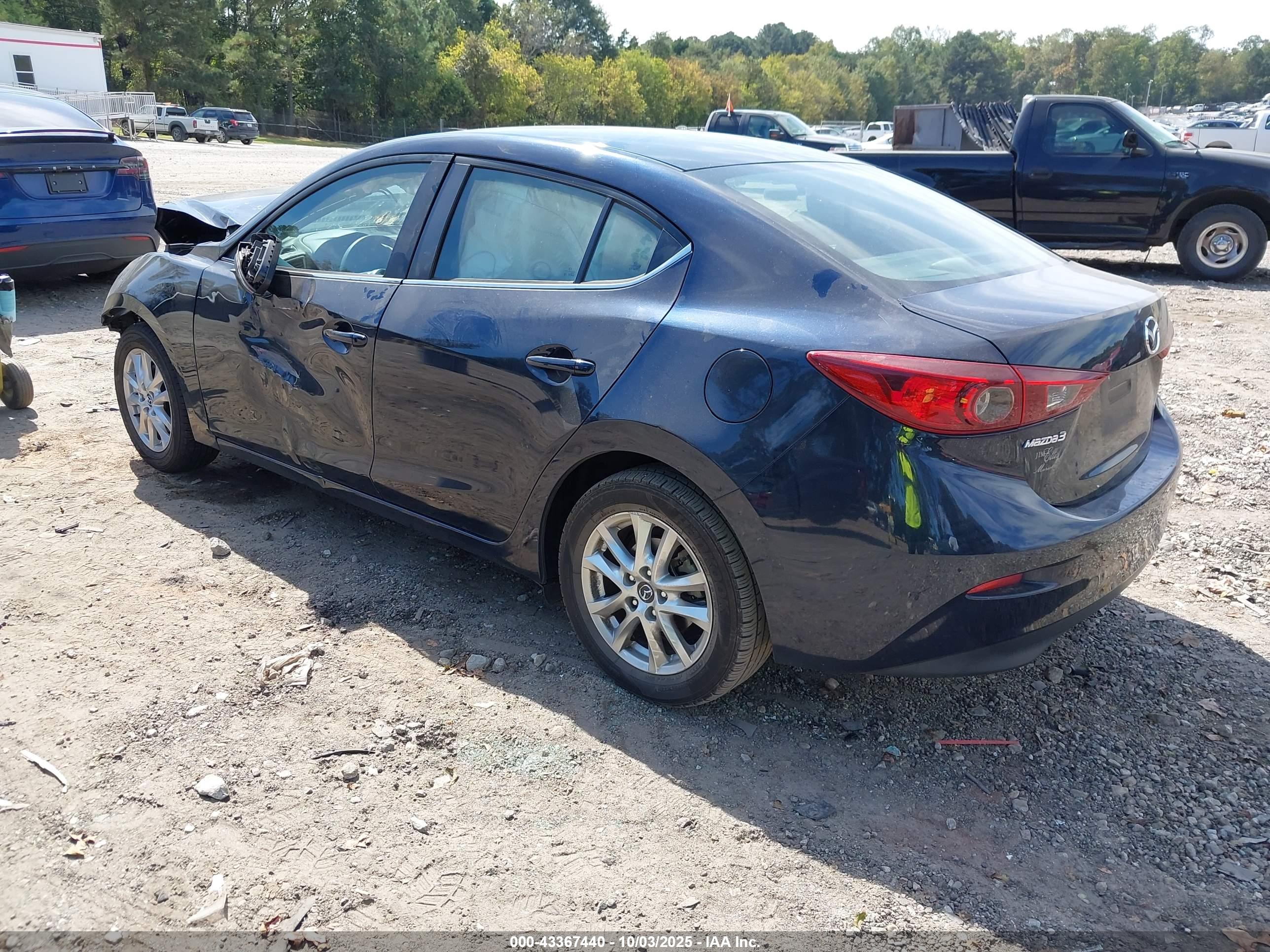 MAZDA MAZDA3 image 3