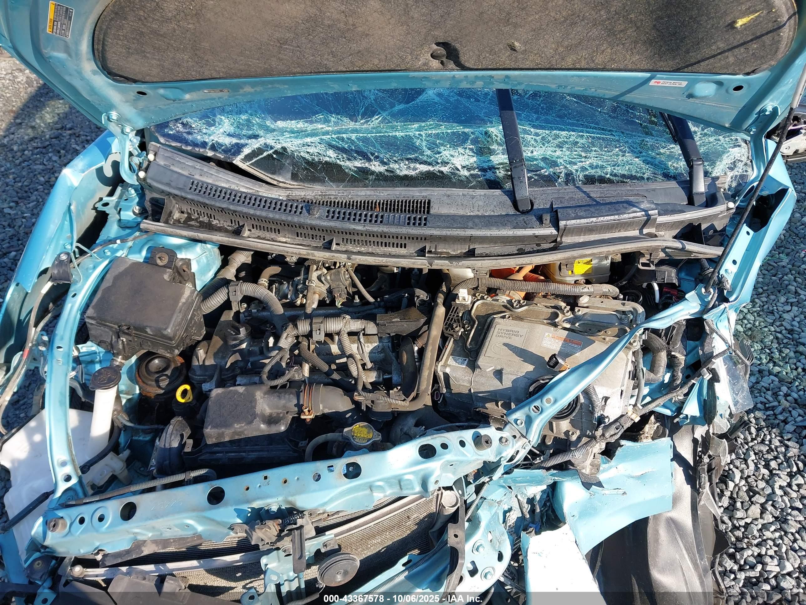 TOYOTA PRIUS image 10