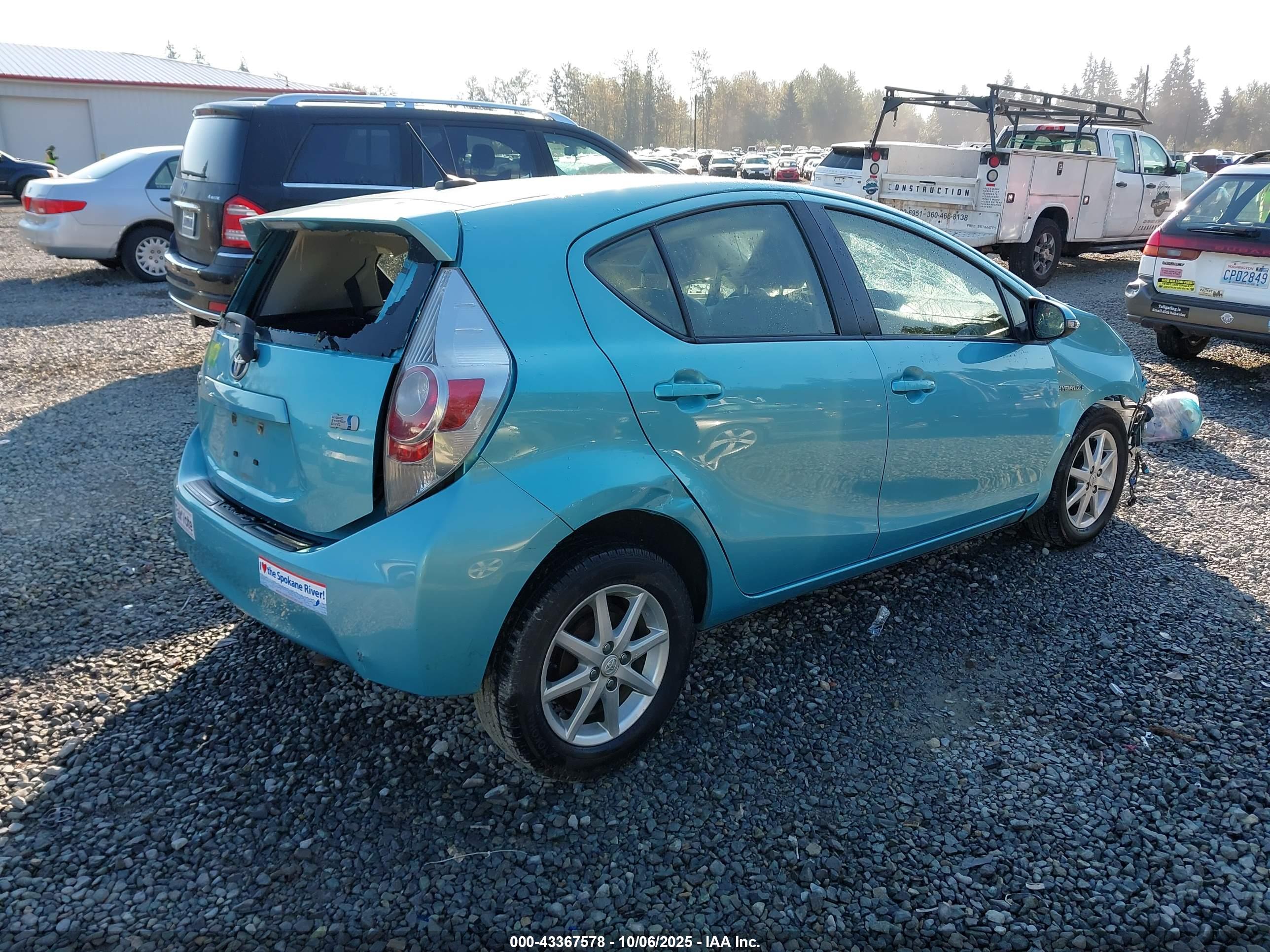 TOYOTA PRIUS image 4
