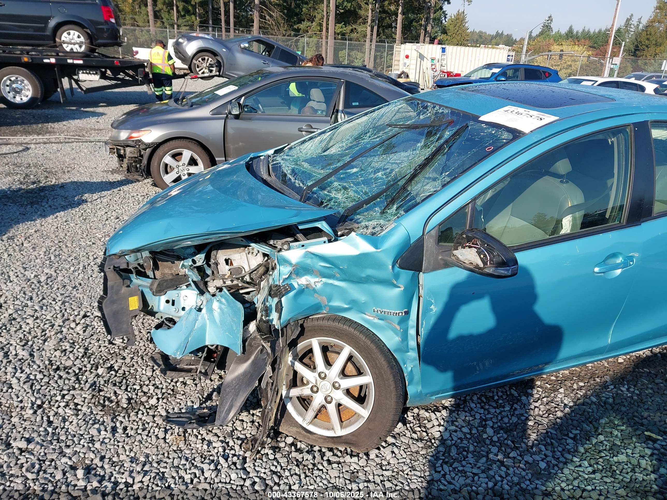 TOYOTA PRIUS image 6
